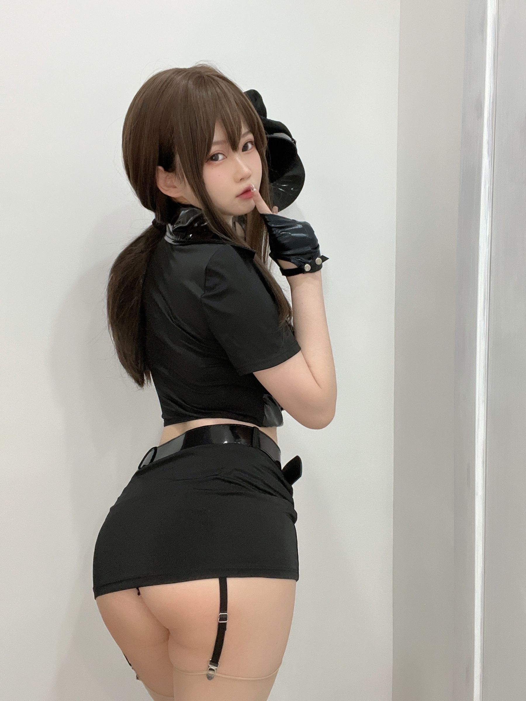 [福利COS] 蜜桃少女是依酱呀 - 女警