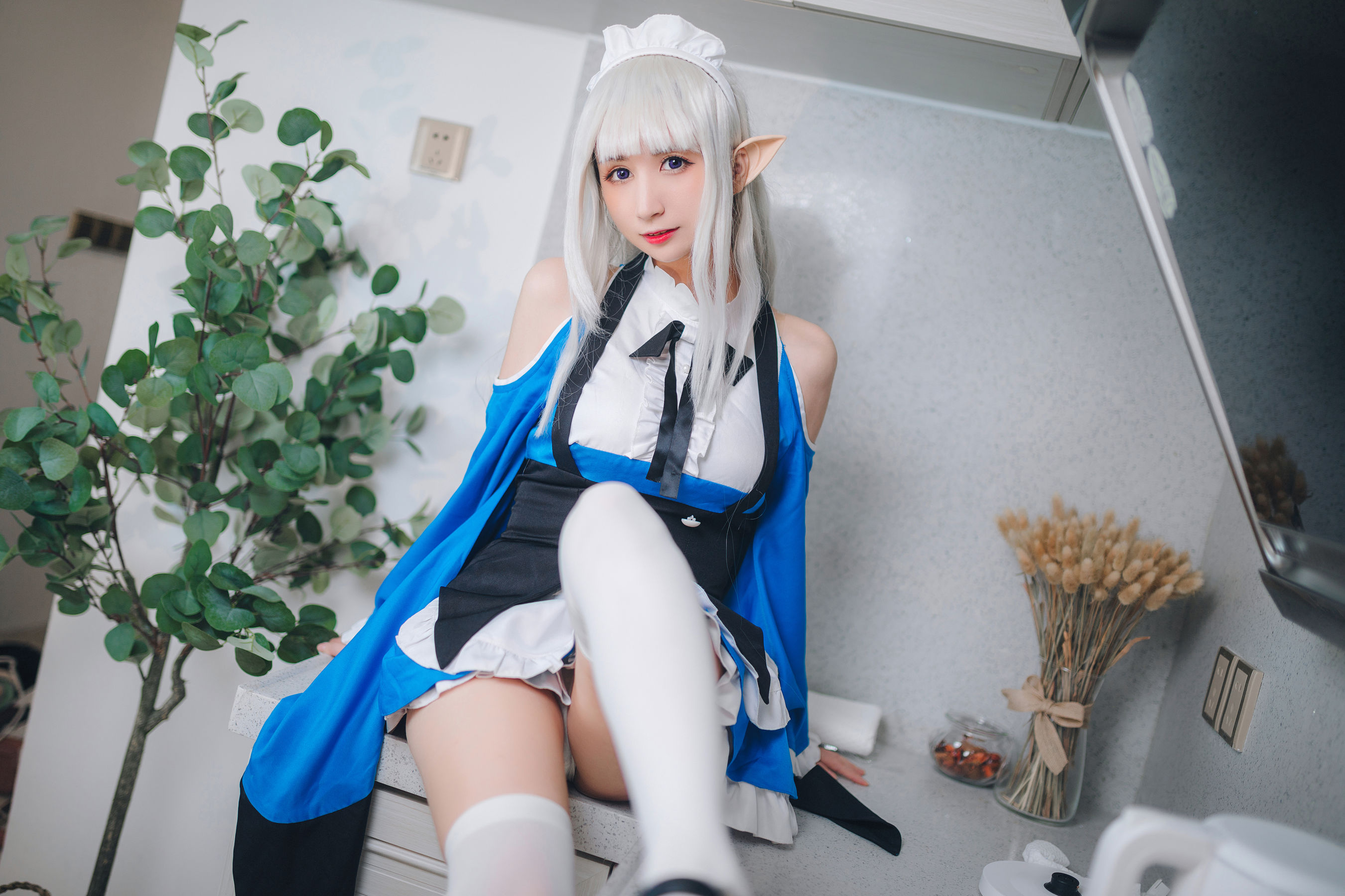 [福利COS] 贝儿酱Miki - 艾米莉亚女仆