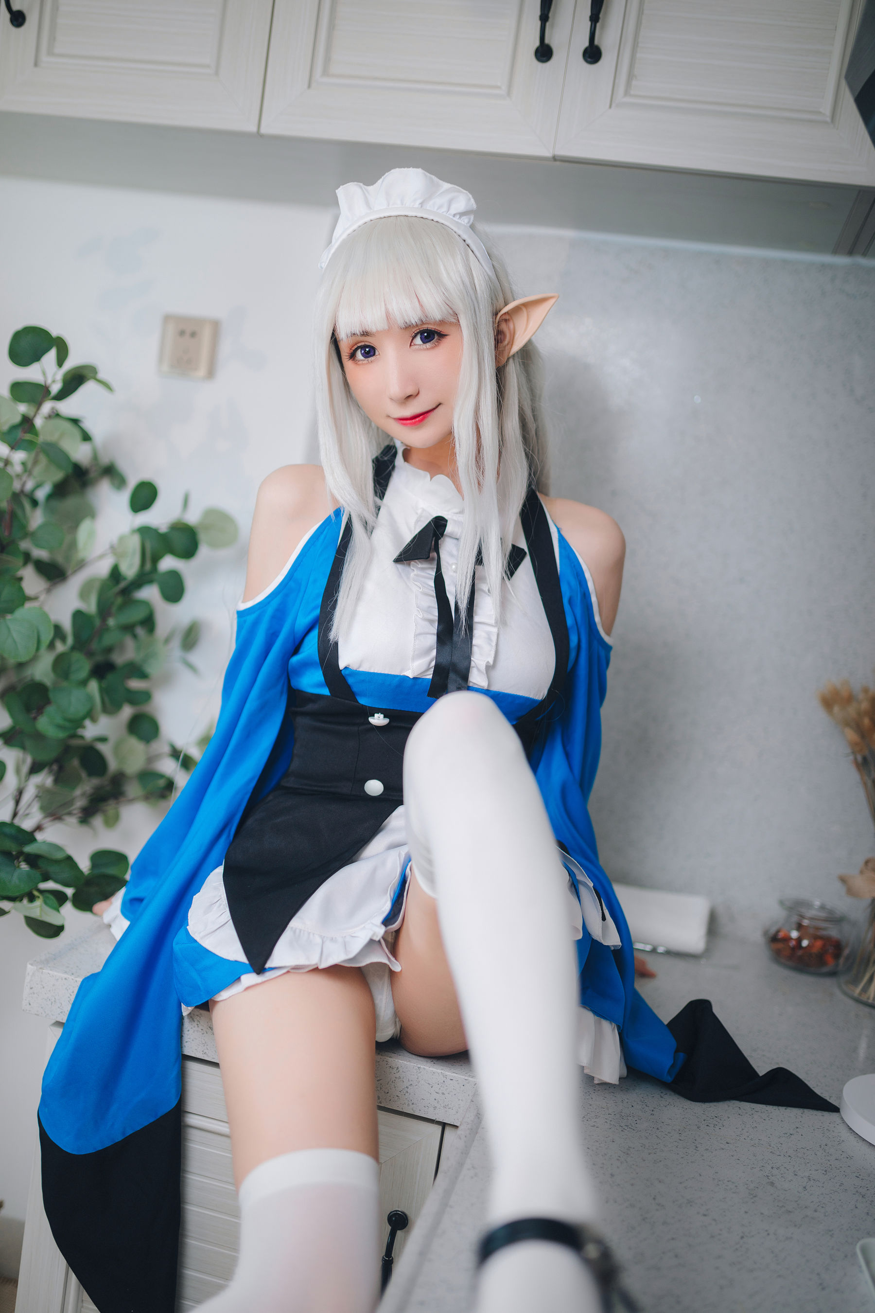 [福利COS] 贝儿酱Miki - 艾米莉亚女仆