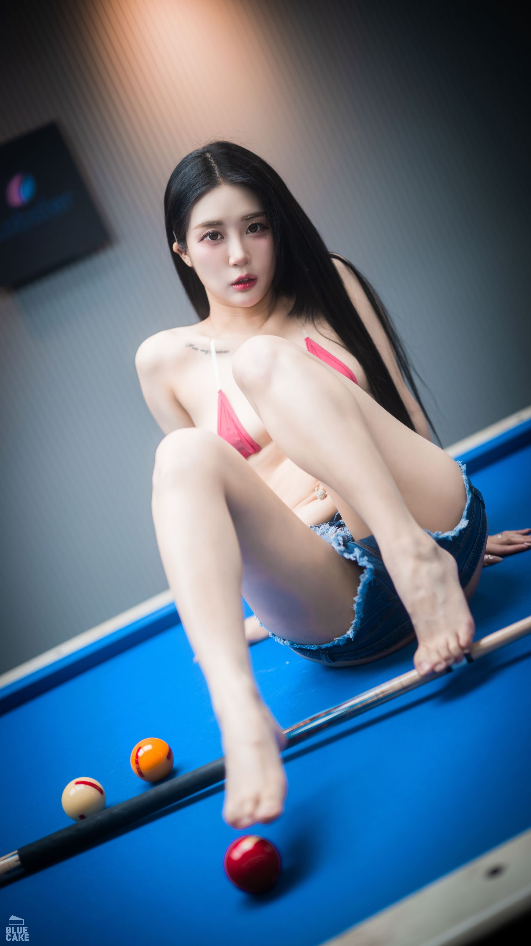 [BLUECAKE]  Bomi - Secret Billiard Room Red
