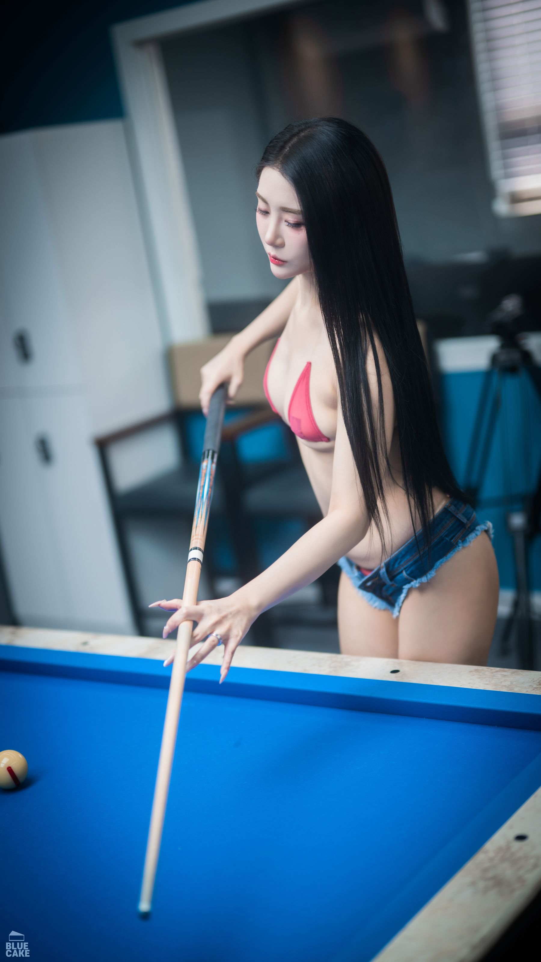 [BLUECAKE]  Bomi - Secret Billiard Room Red