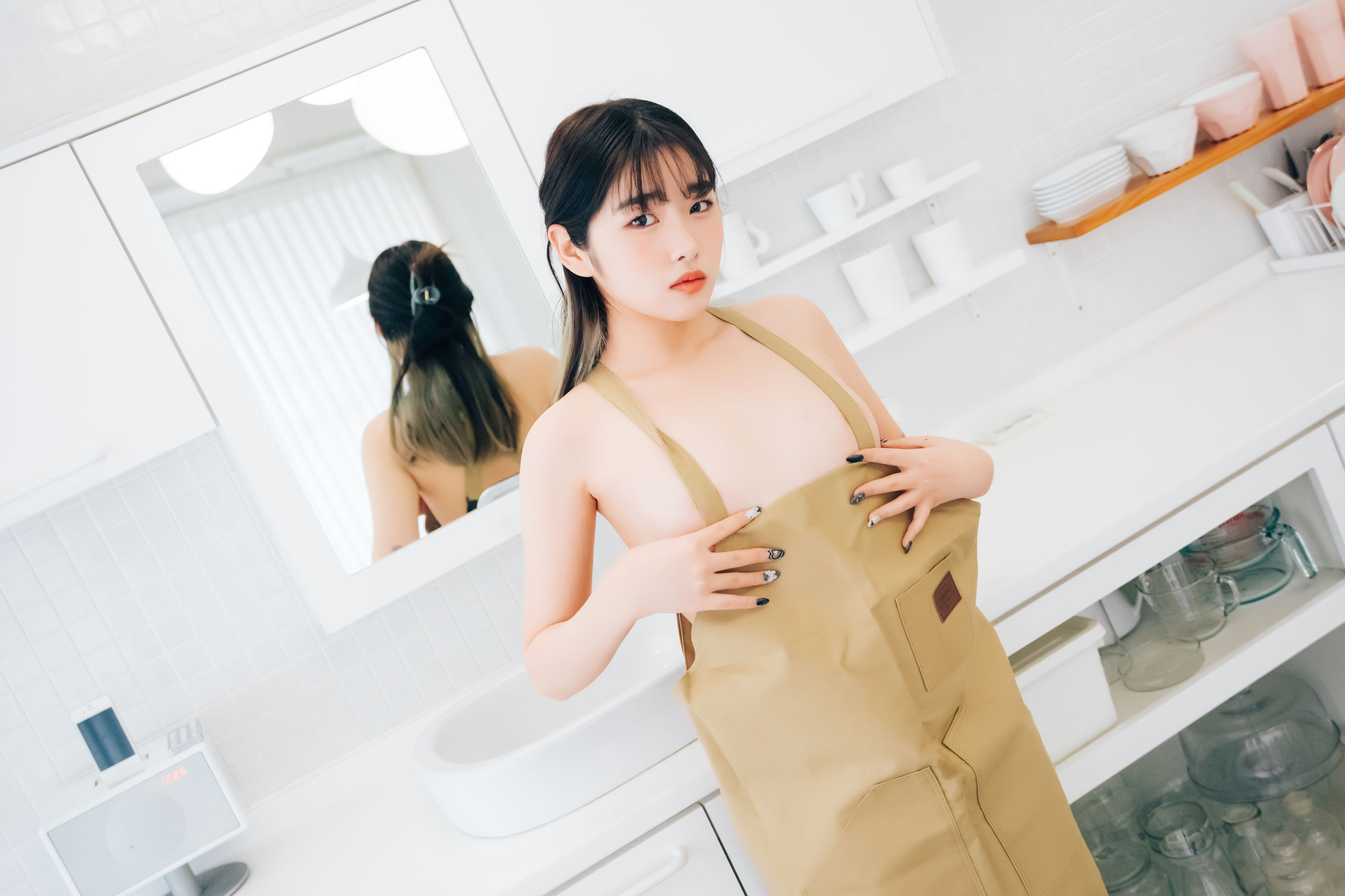 [LOOZY]  Sonson - Nude Apron