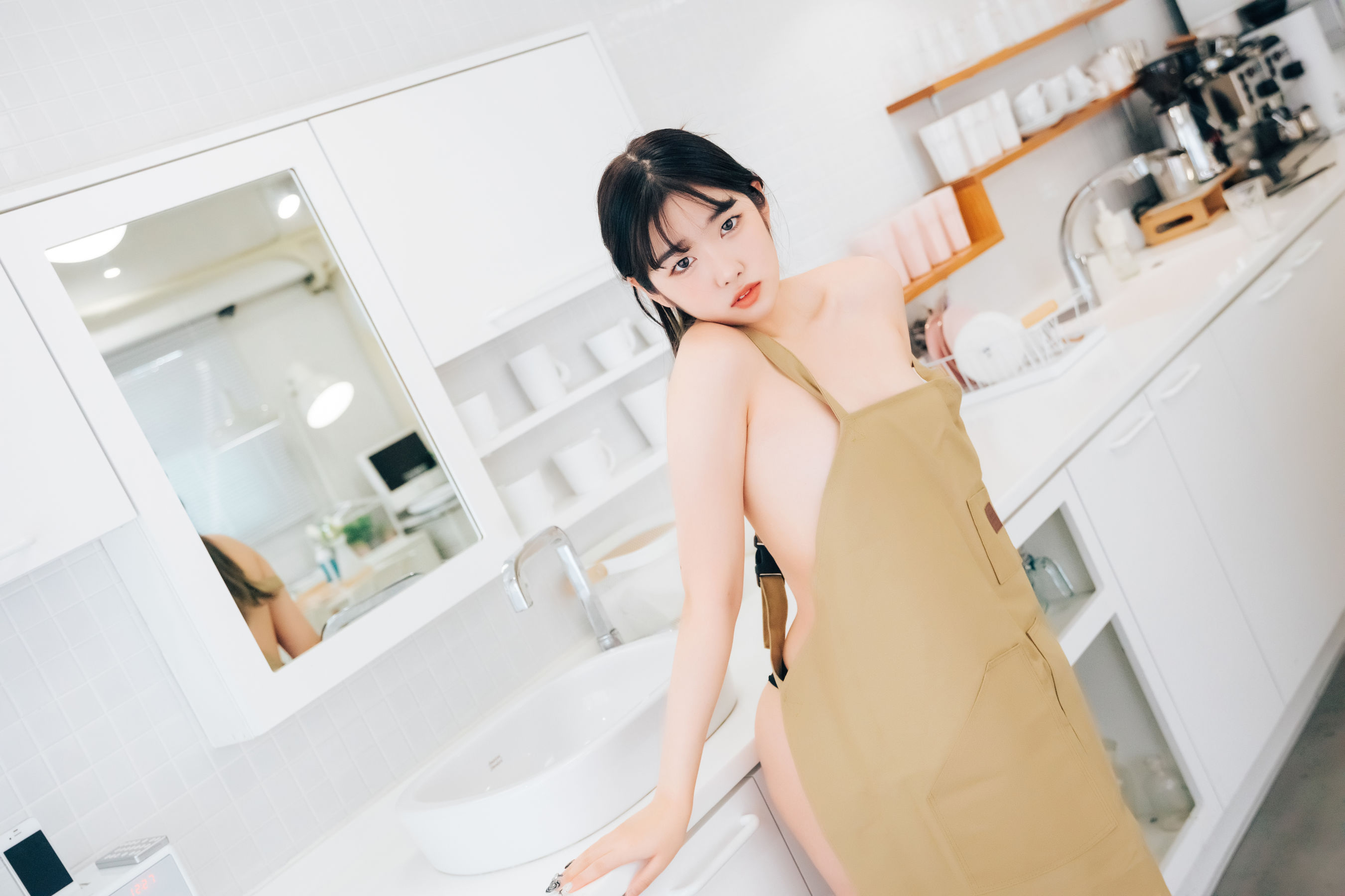 [LOOZY]  Sonson - Nude Apron