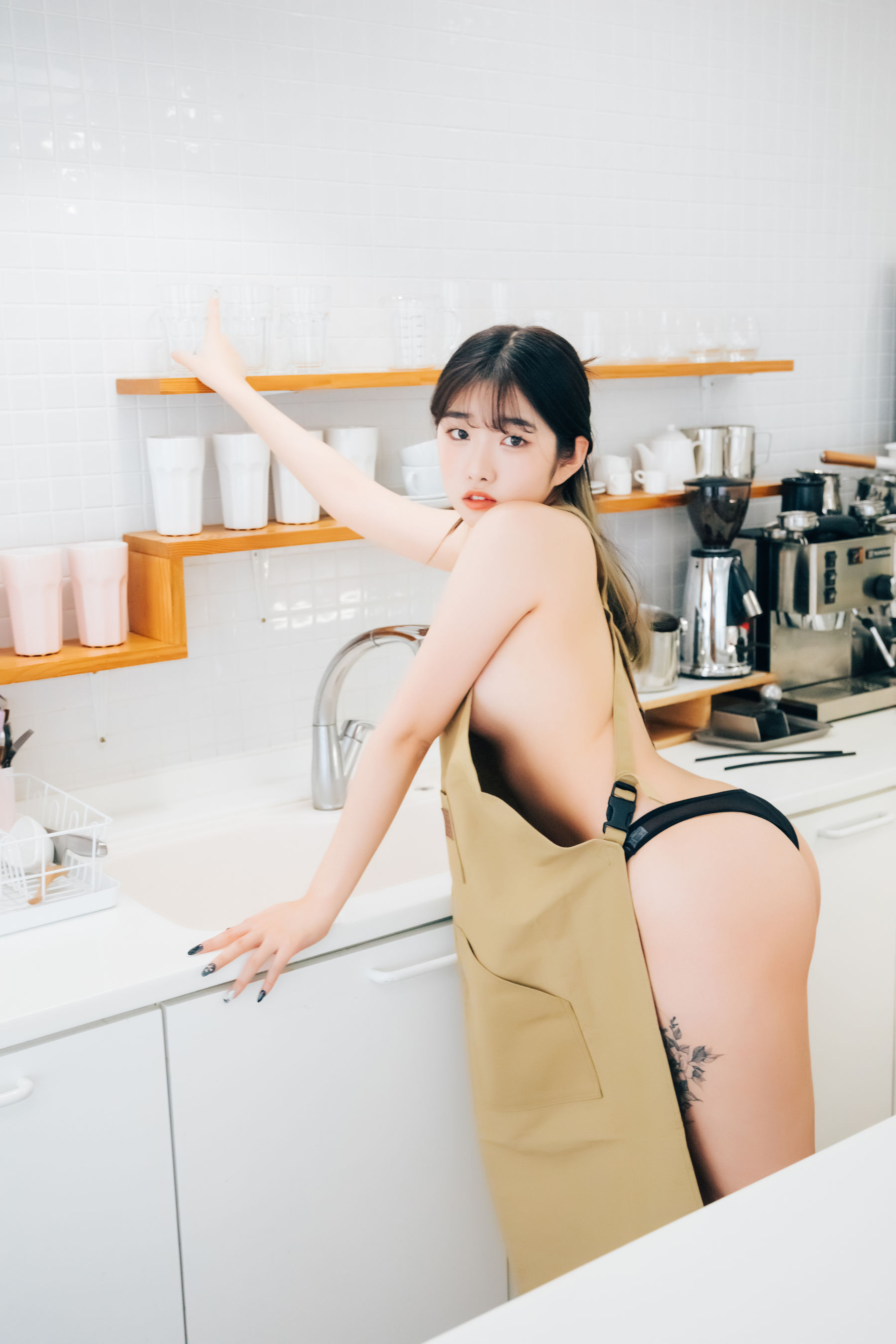[LOOZY]  Sonson - Nude Apron