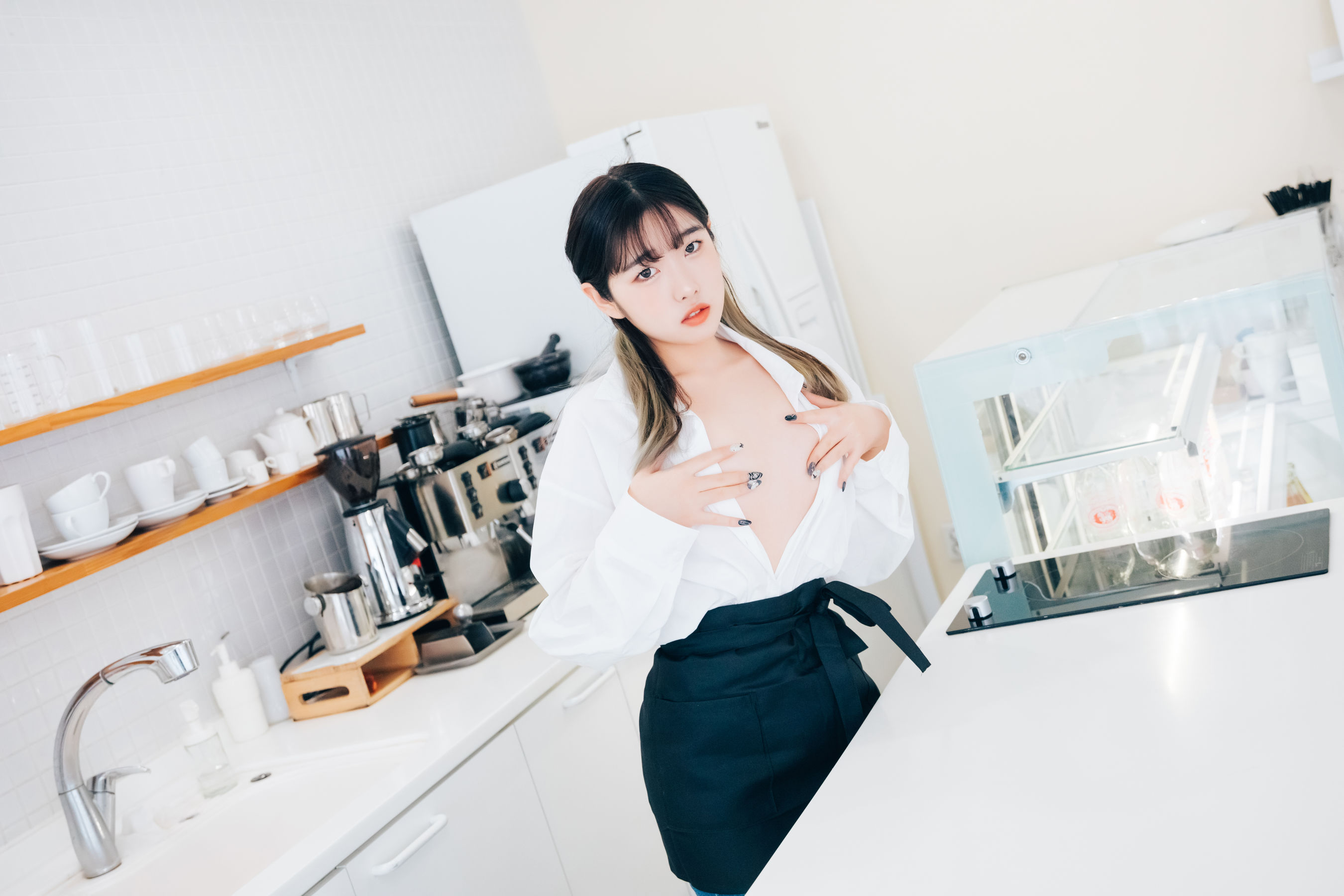 [LOOZY]  Sonson - Nude Apron