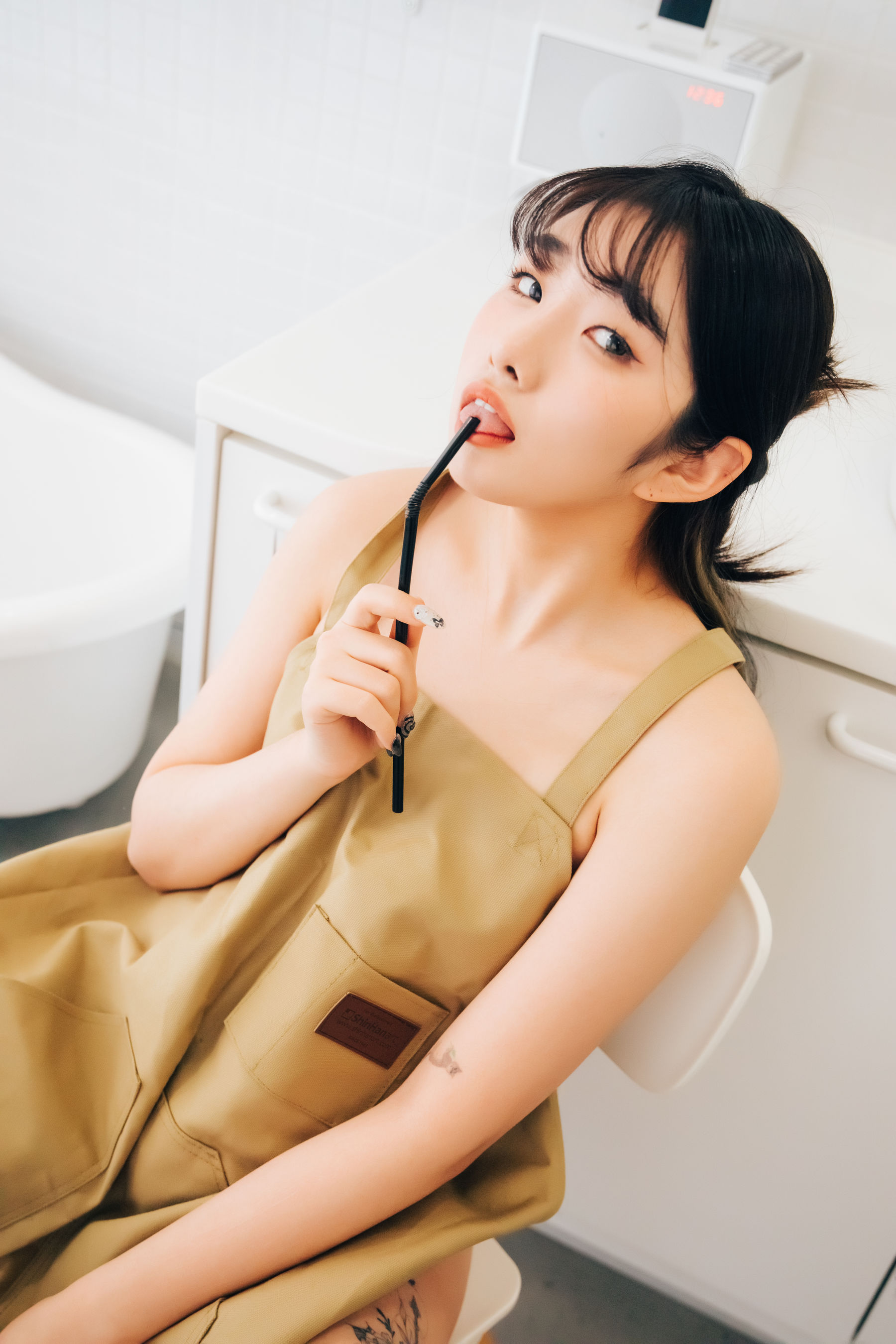 [LOOZY]  Sonson - Nude Apron