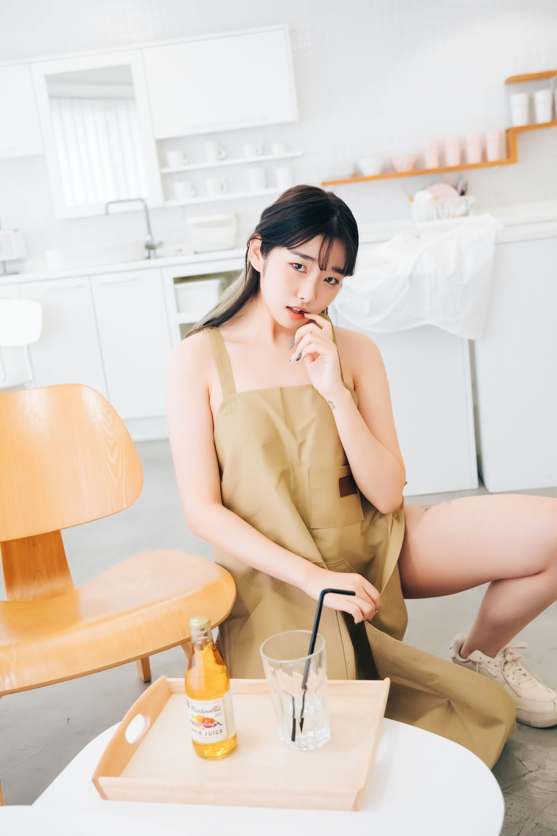 [LOOZY]  Sonson - Nude Apron