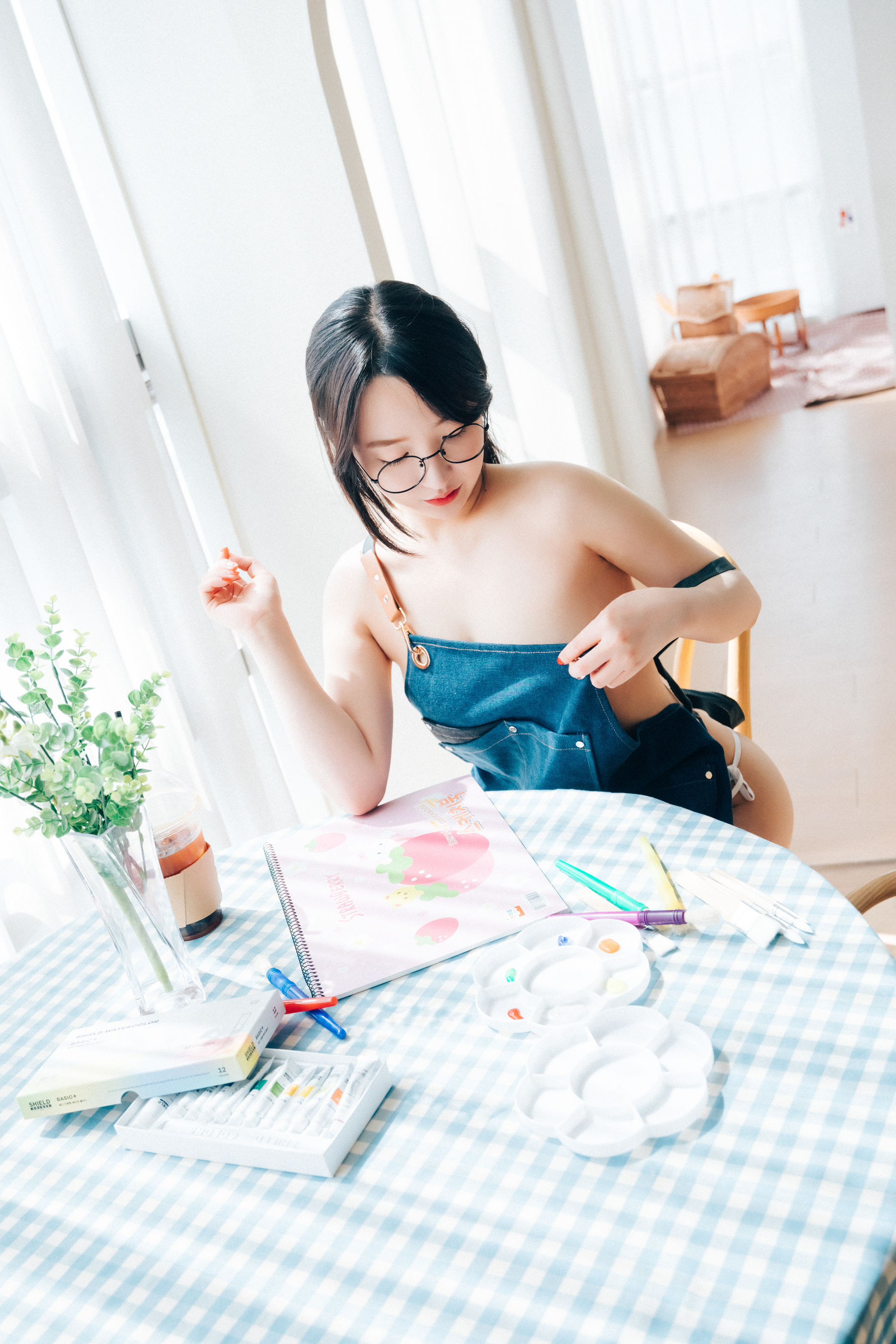 [LOOZY]  Yeeun - Nudy Painter