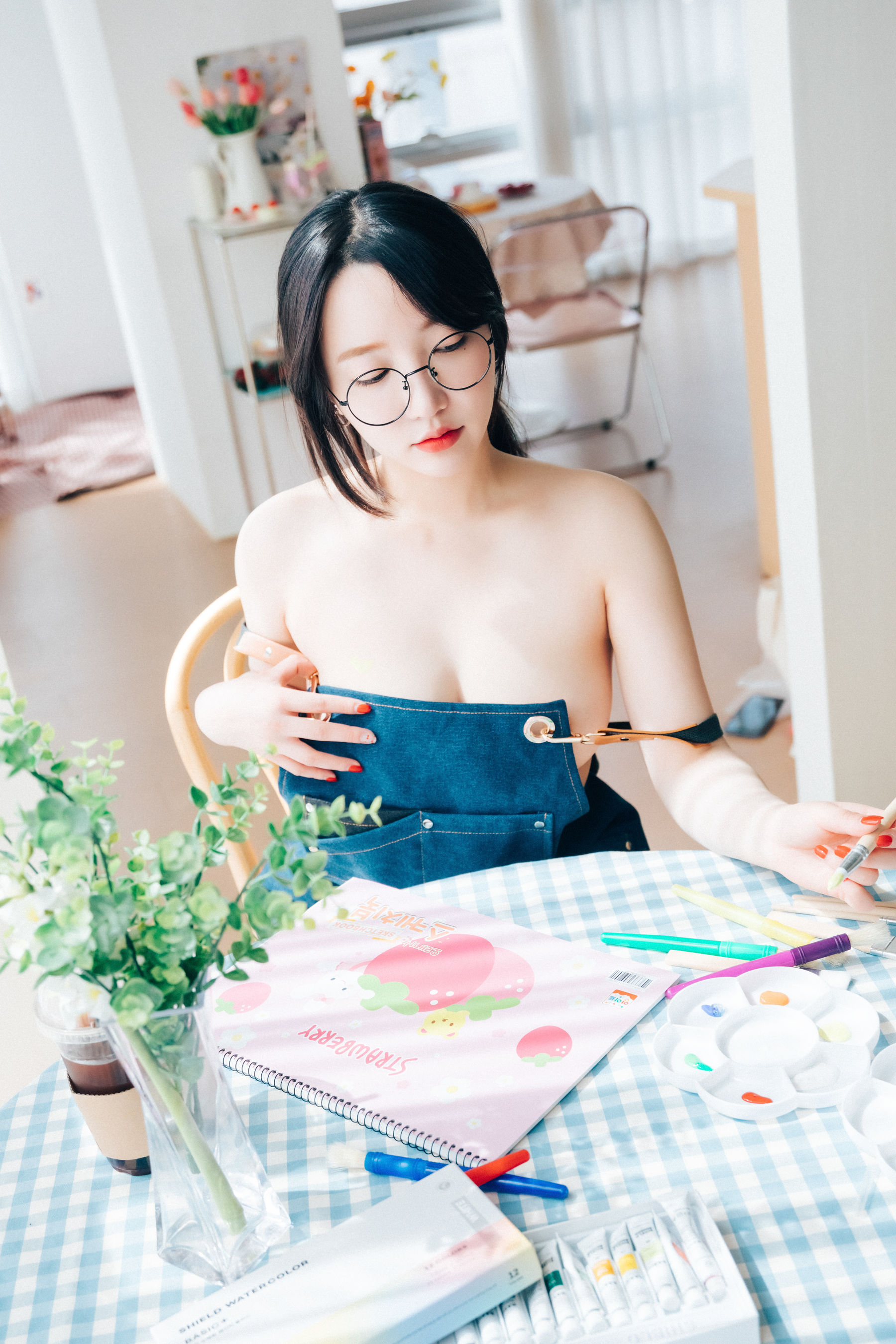 [LOOZY]  Yeeun - Nudy Painter
