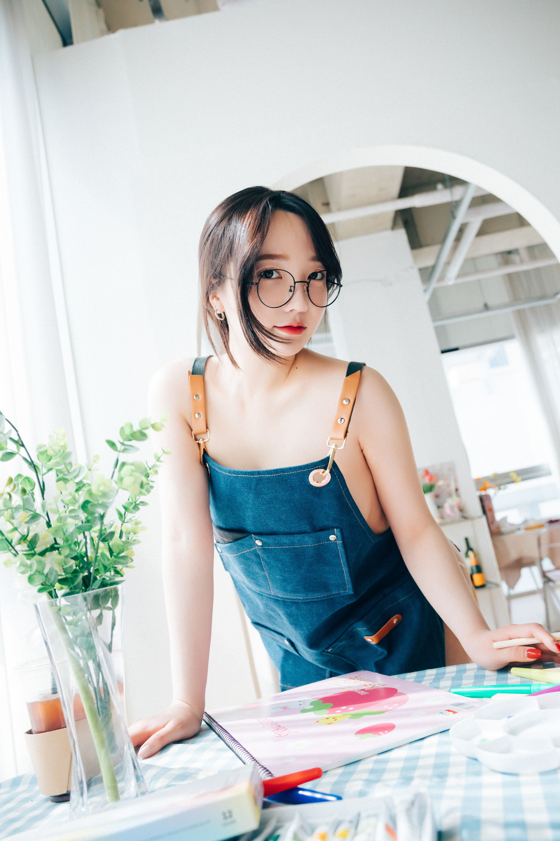 [LOOZY]  Yeeun - Nudy Painter