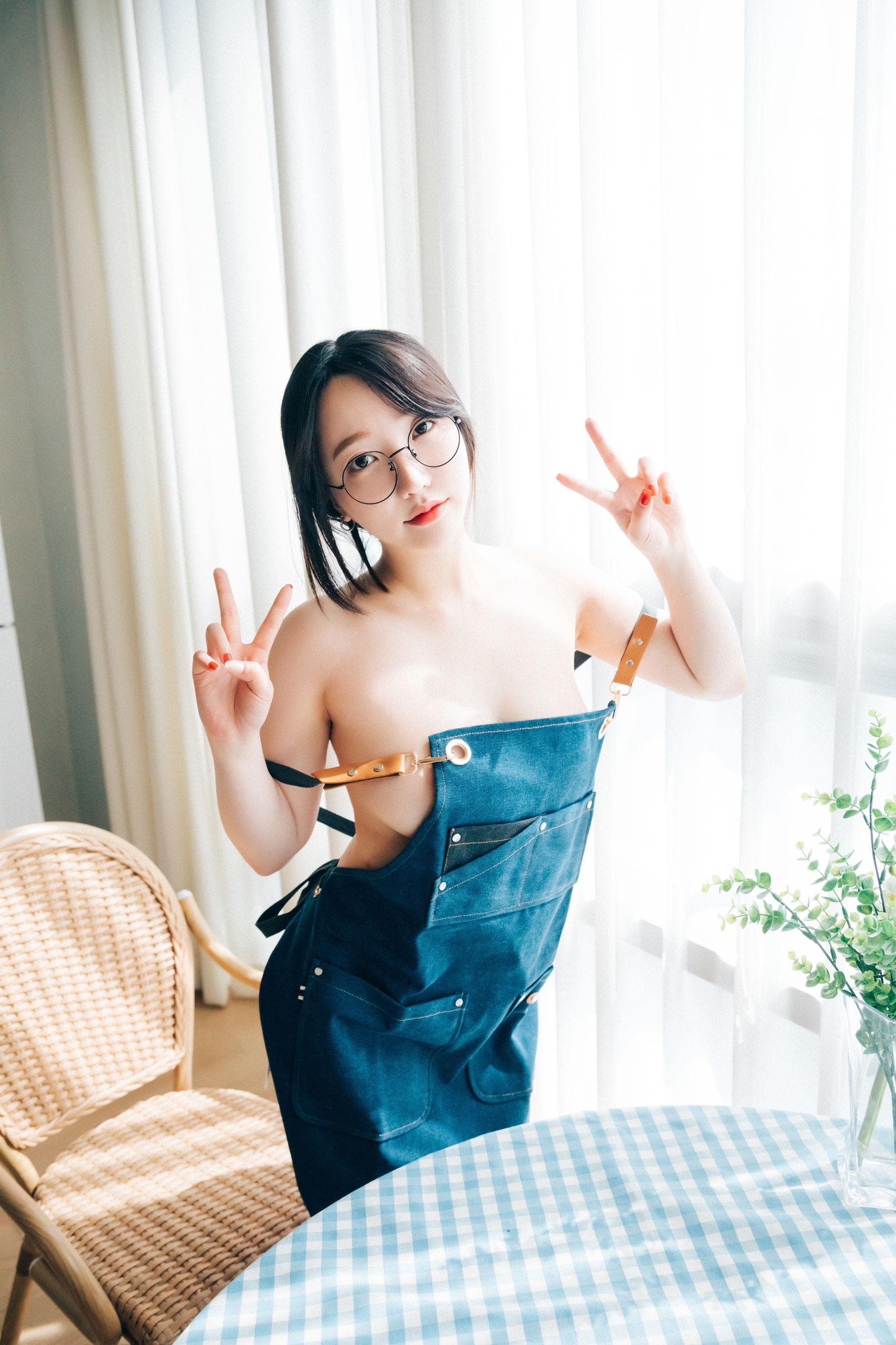 [LOOZY]  Yeeun - Nudy Painter