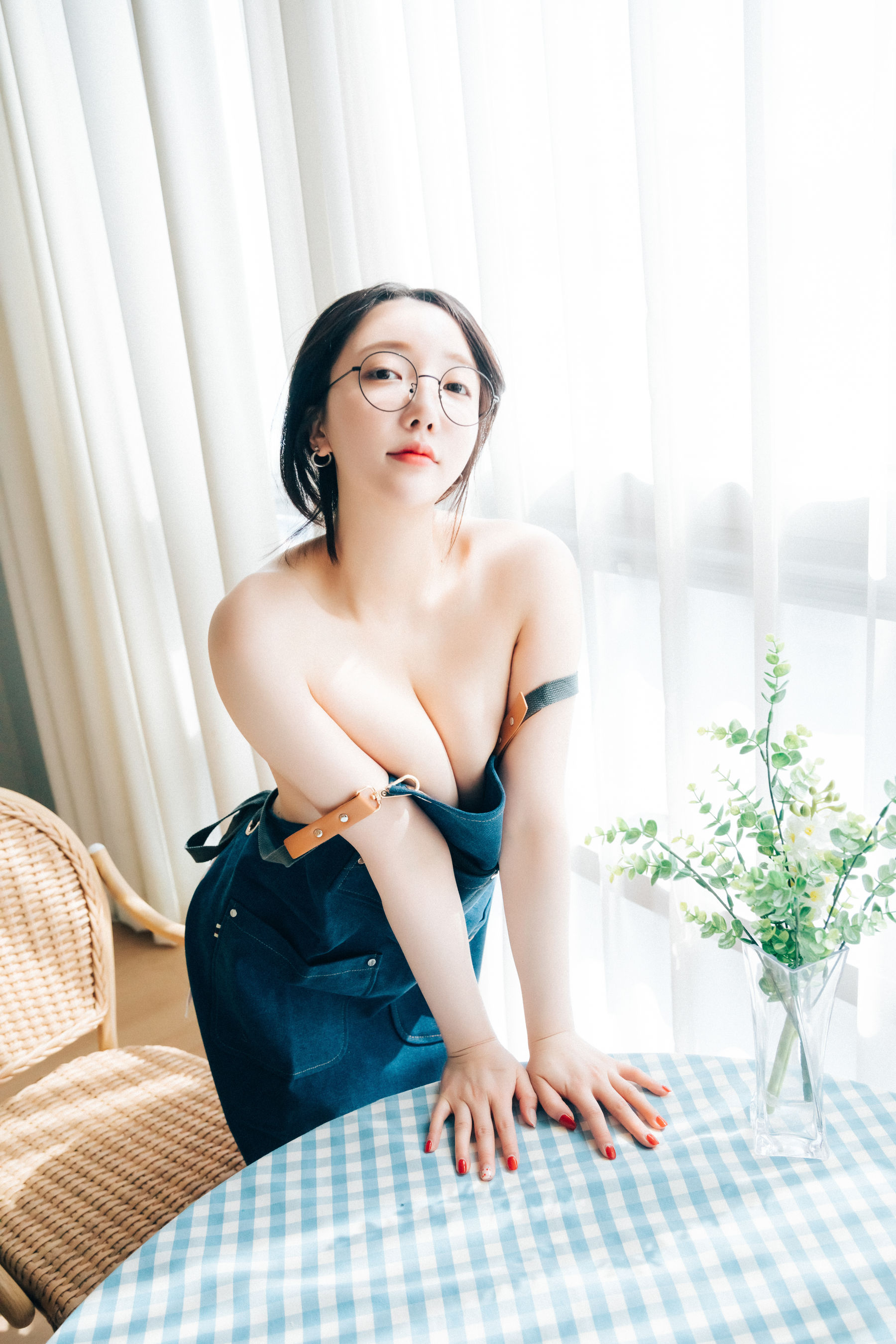 [LOOZY]  Yeeun - Nudy Painter
