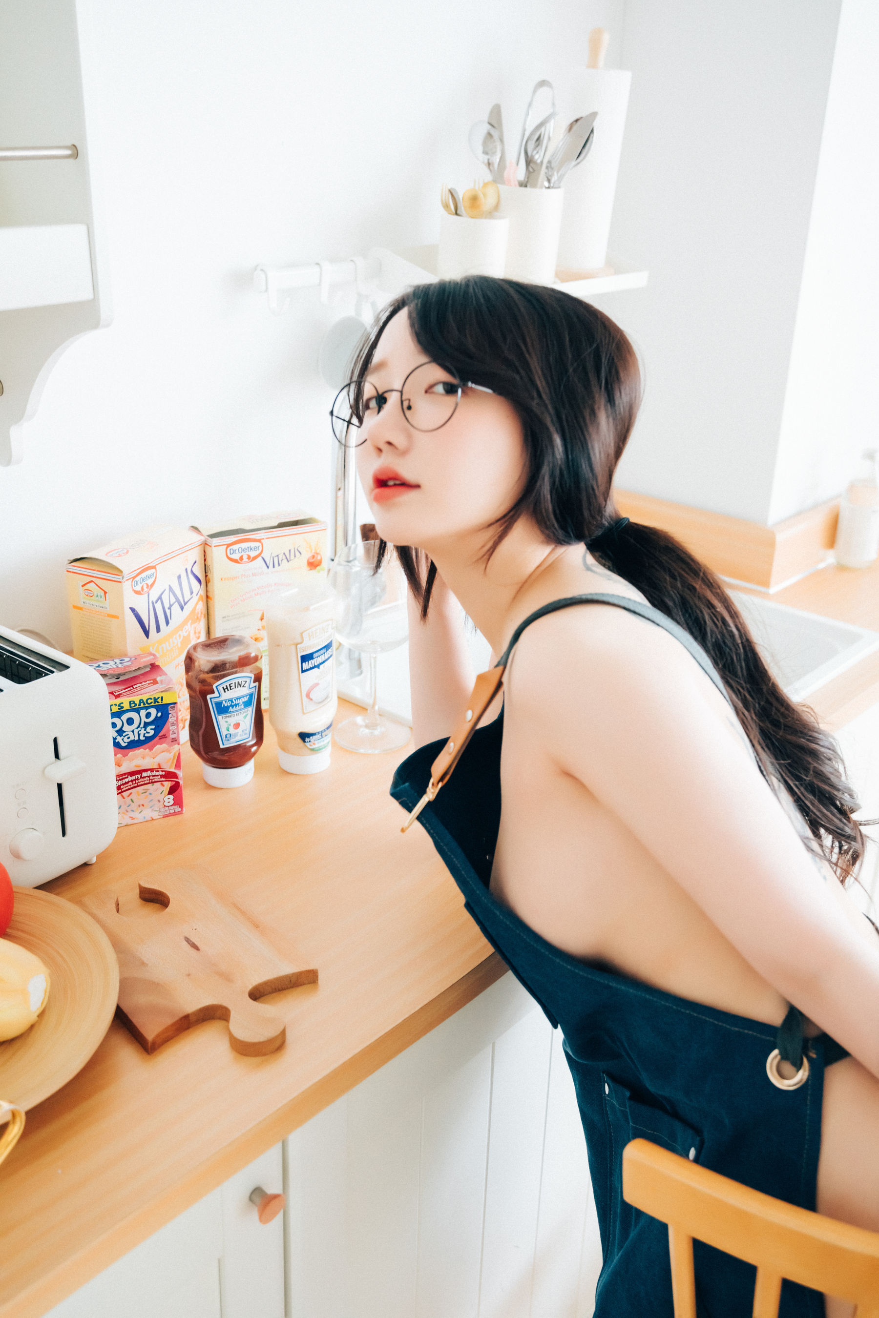 [LOOZY]  Yeeun - Nudy Painter