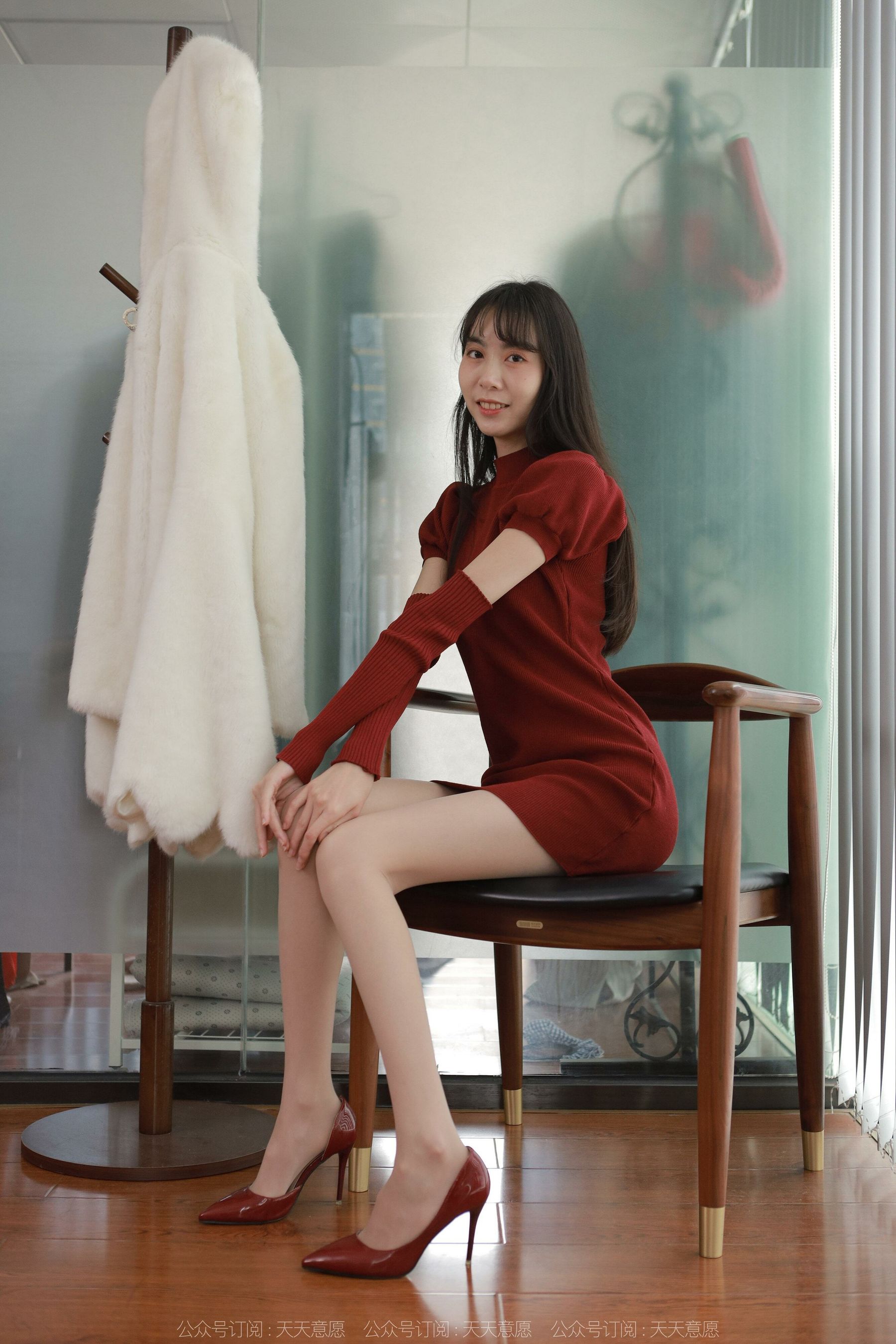 [异思趣向IESS] 模特：团团《迷人的酒红旗袍》