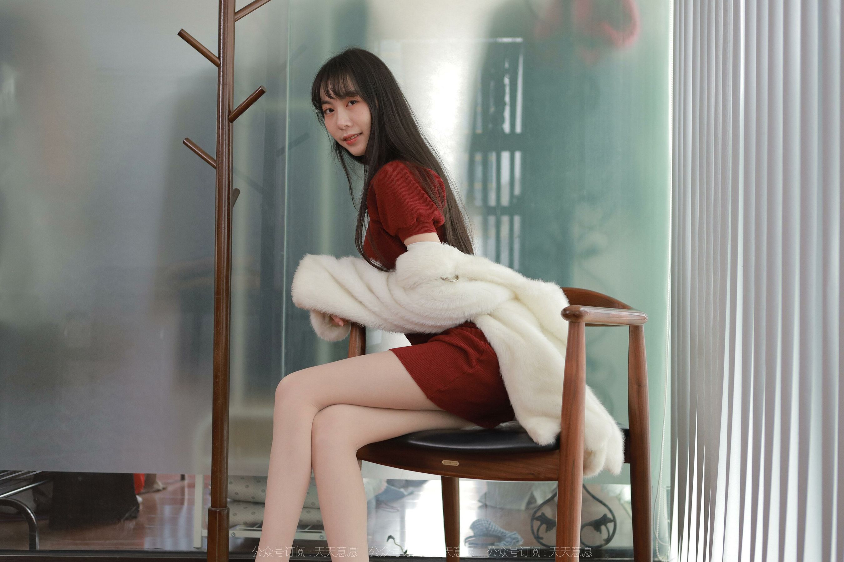 [异思趣向IESS] 模特：团团《迷人的酒红旗袍》