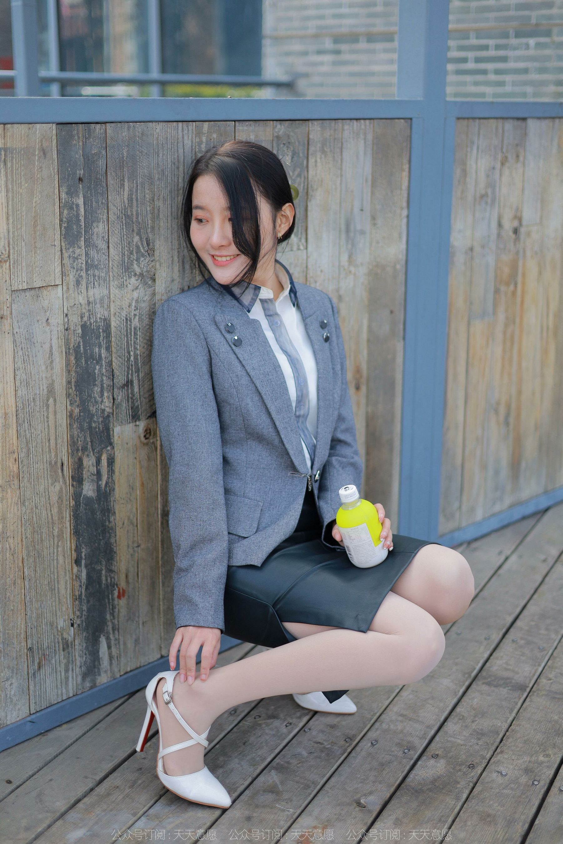 [异思趣向IESS] 模特：婉萍《加班日记》