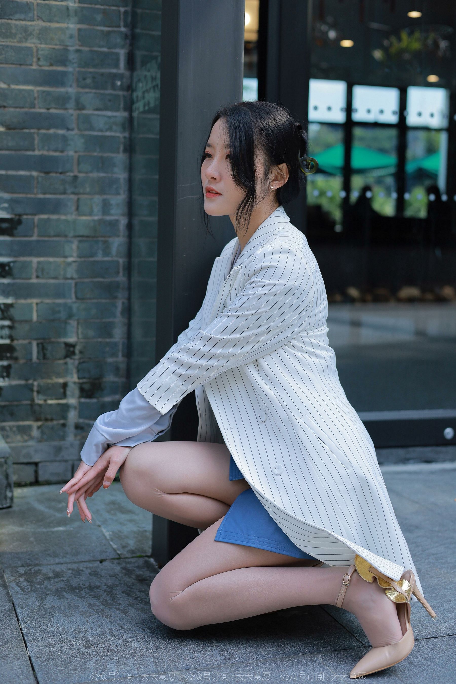 [异思趣向IESS] 模特：婉萍《蓝衣女神》