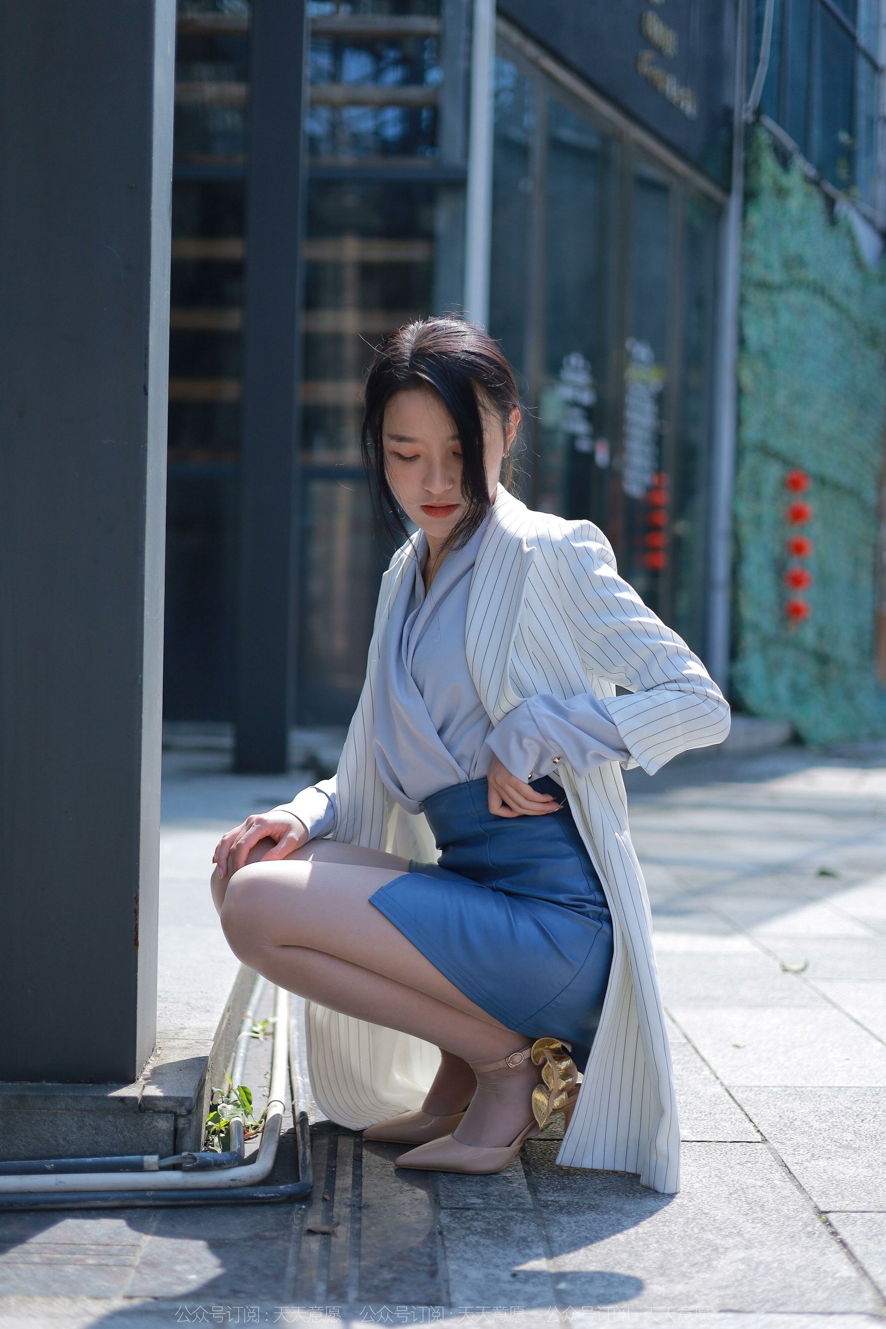 [异思趣向IESS] 模特：婉萍《蓝衣女神》