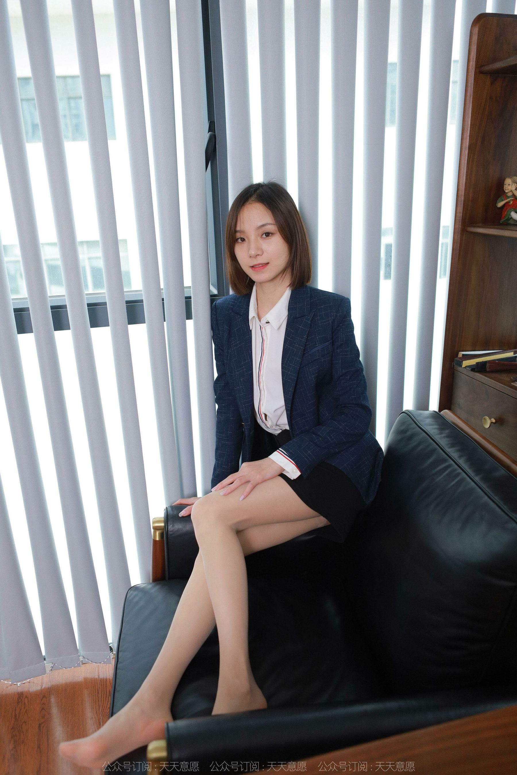 [异思趣向IESS] 模特：小六《长腿包臀裙》