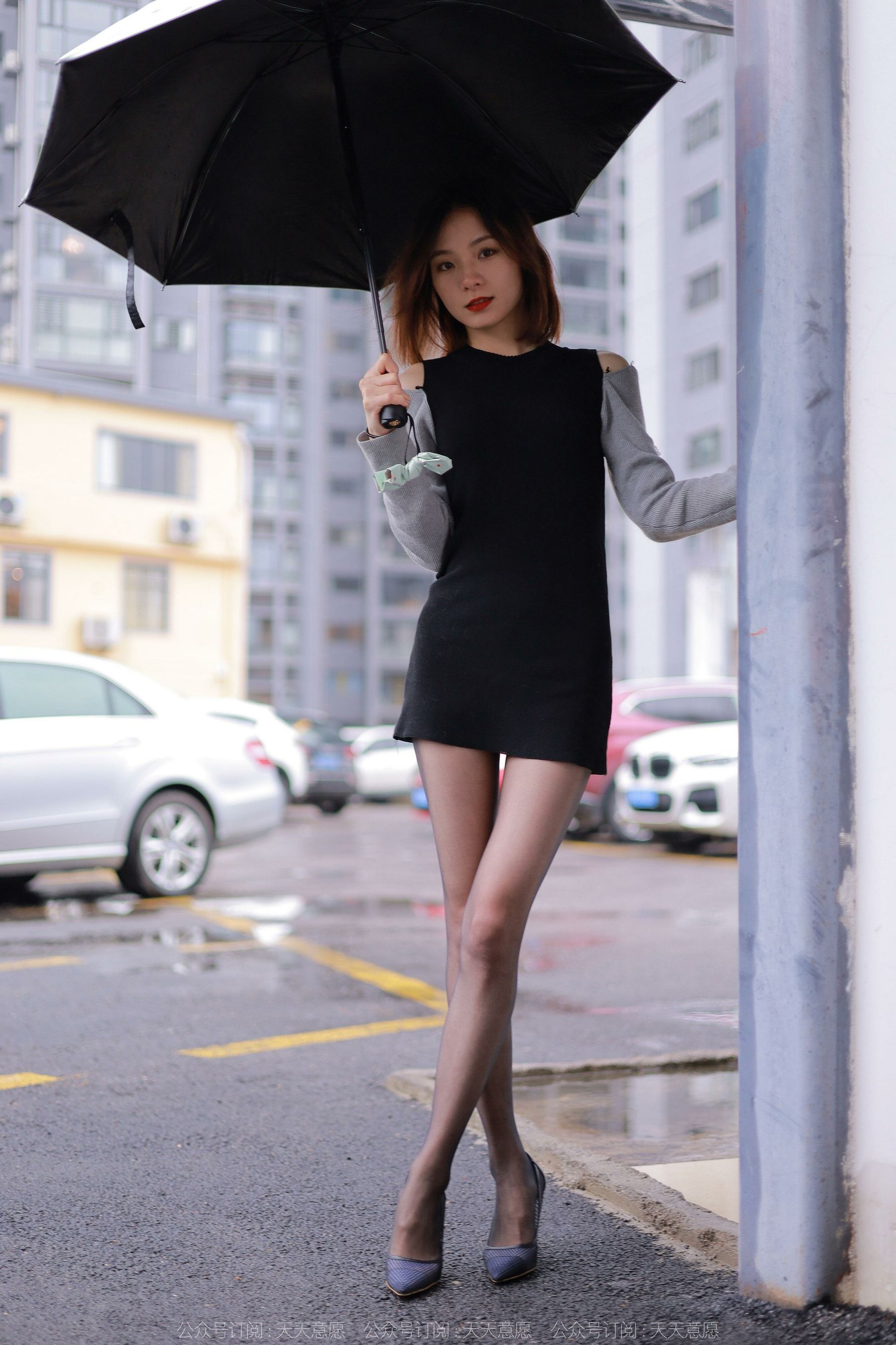 [异思趣向IESS] 模特：小六《雨中的嘿丝》