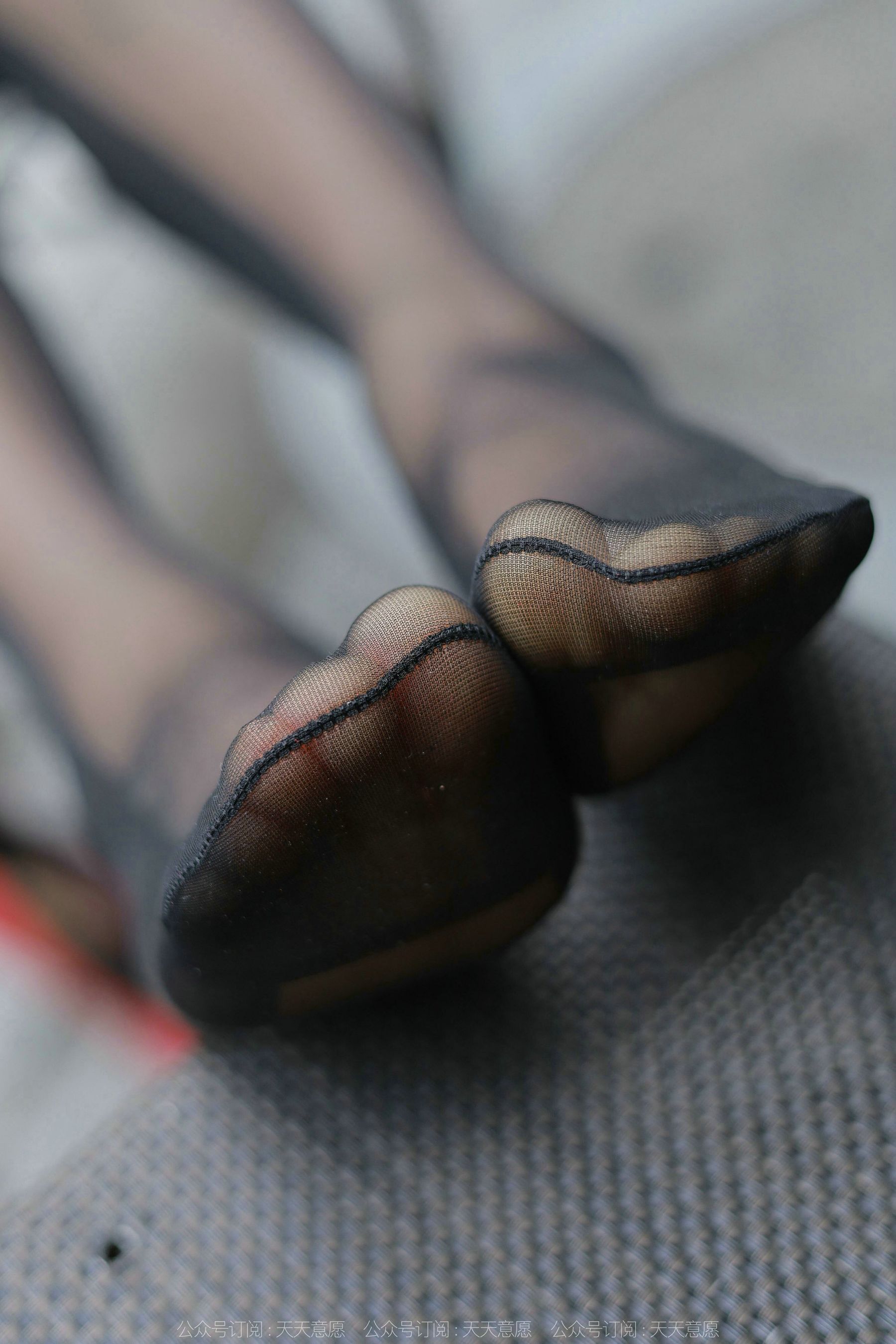 [异思趣向IESS] 模特：小婕《红鞋职业装》