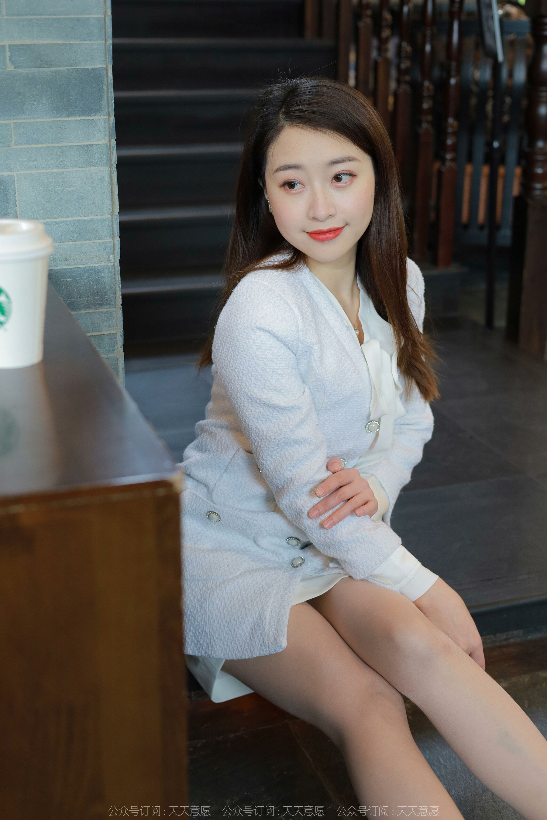 [异思趣向IESS] 模特：小婕《纯白OL套装》