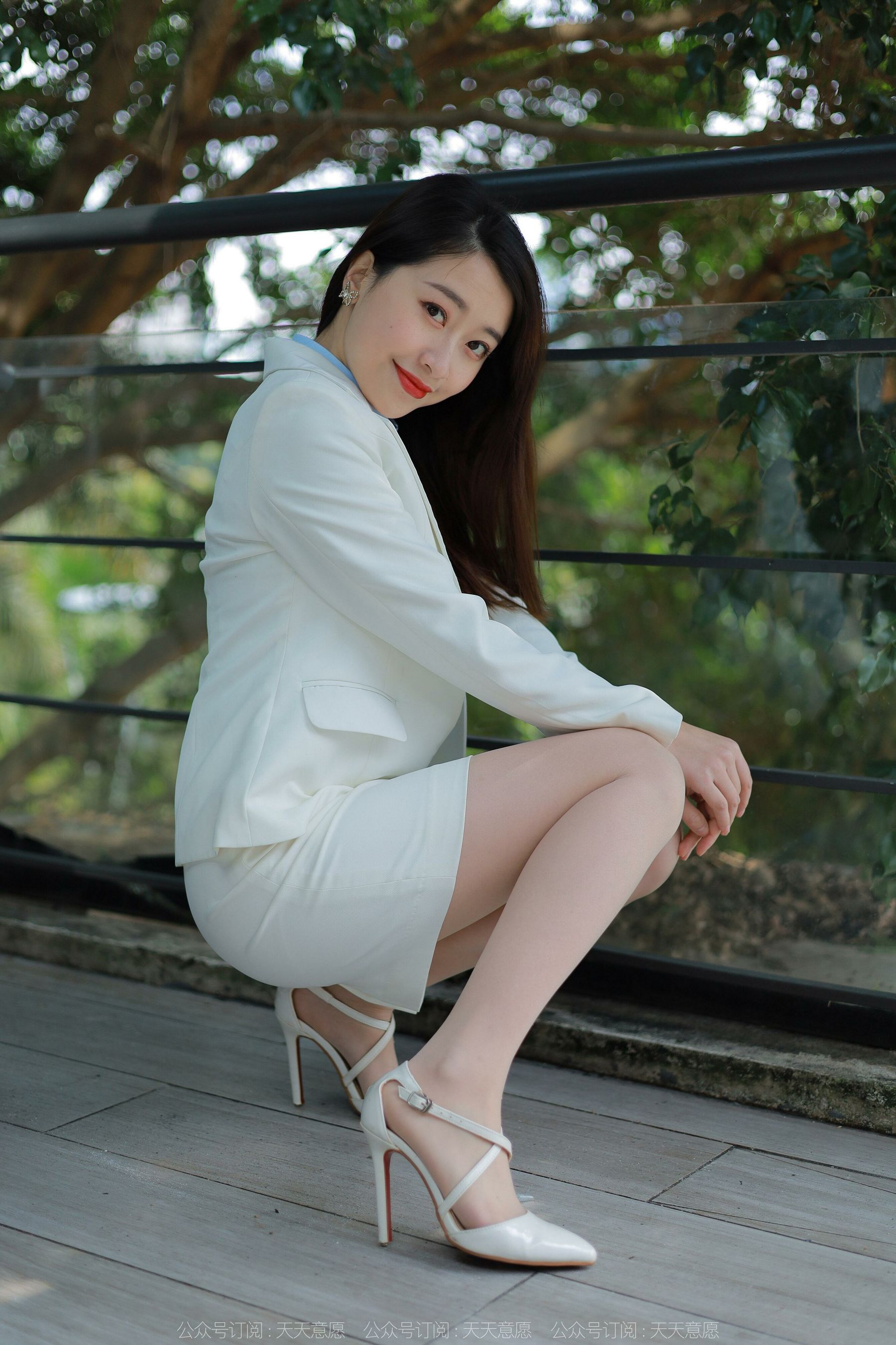 [异思趣向IESS] 模特：小婕《都市白领》