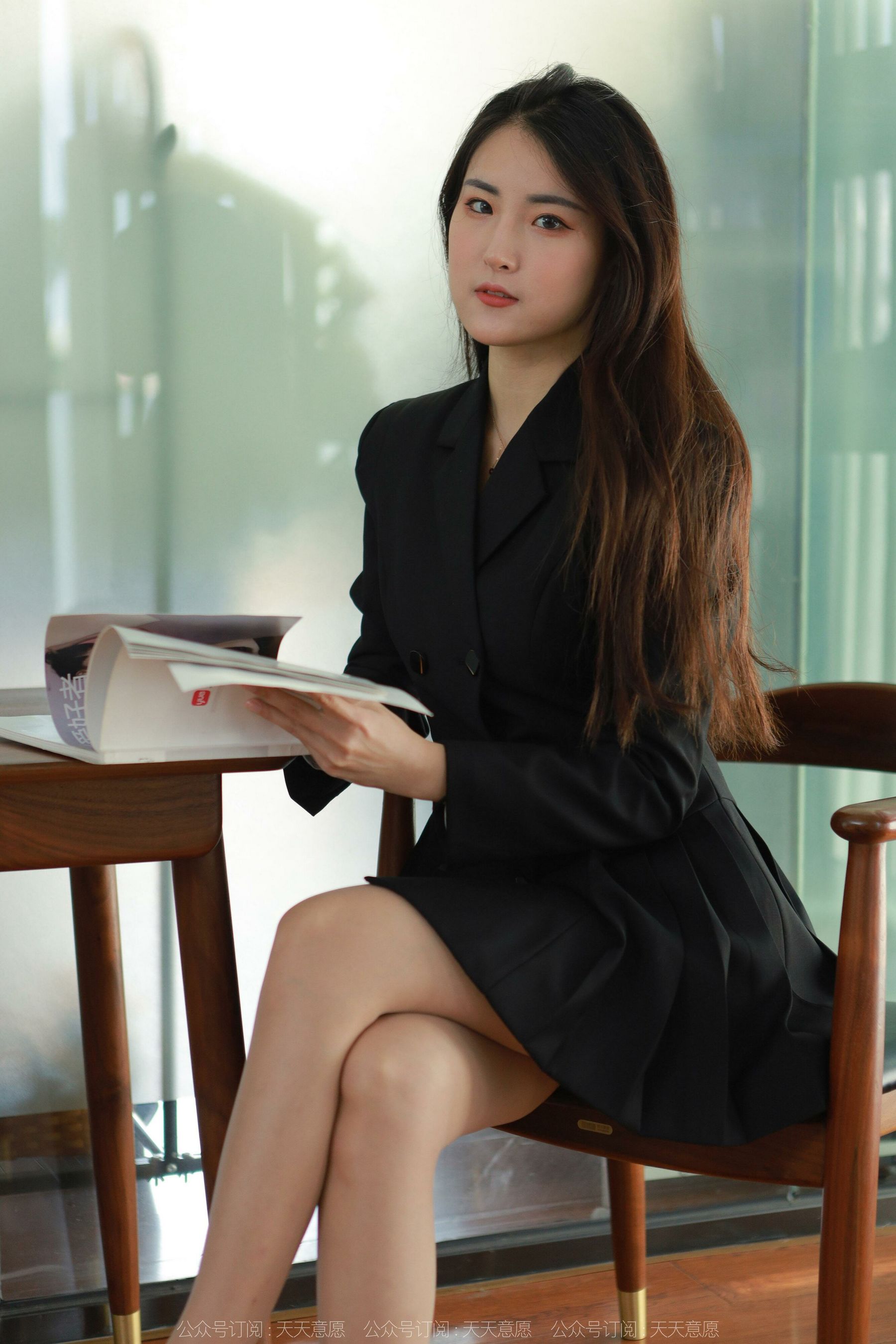 [异思趣向IESS] 模特：小宝《黑色百褶裙》