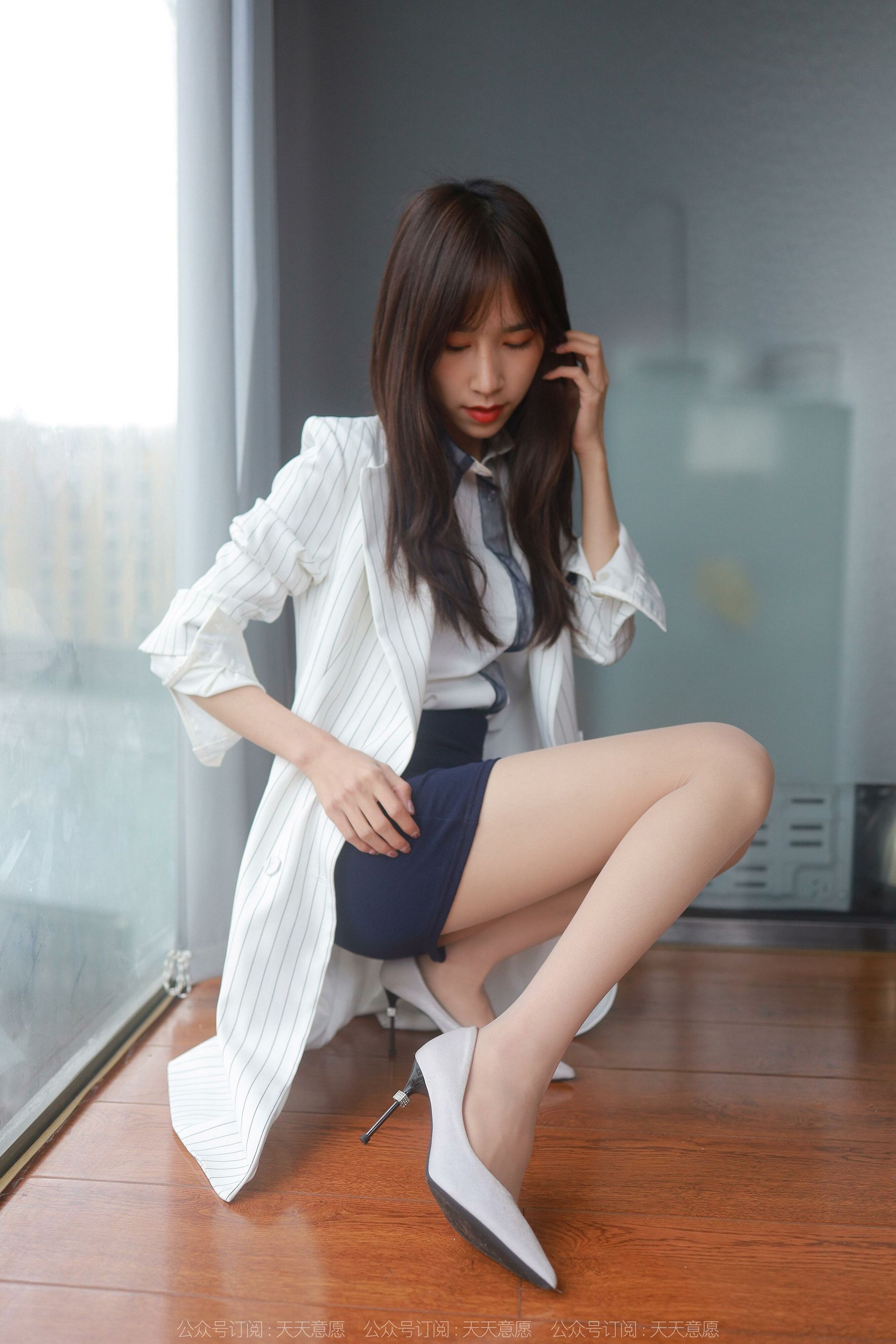 [异思趣向IESS] 模特：美子《迷人的包臀裙》
