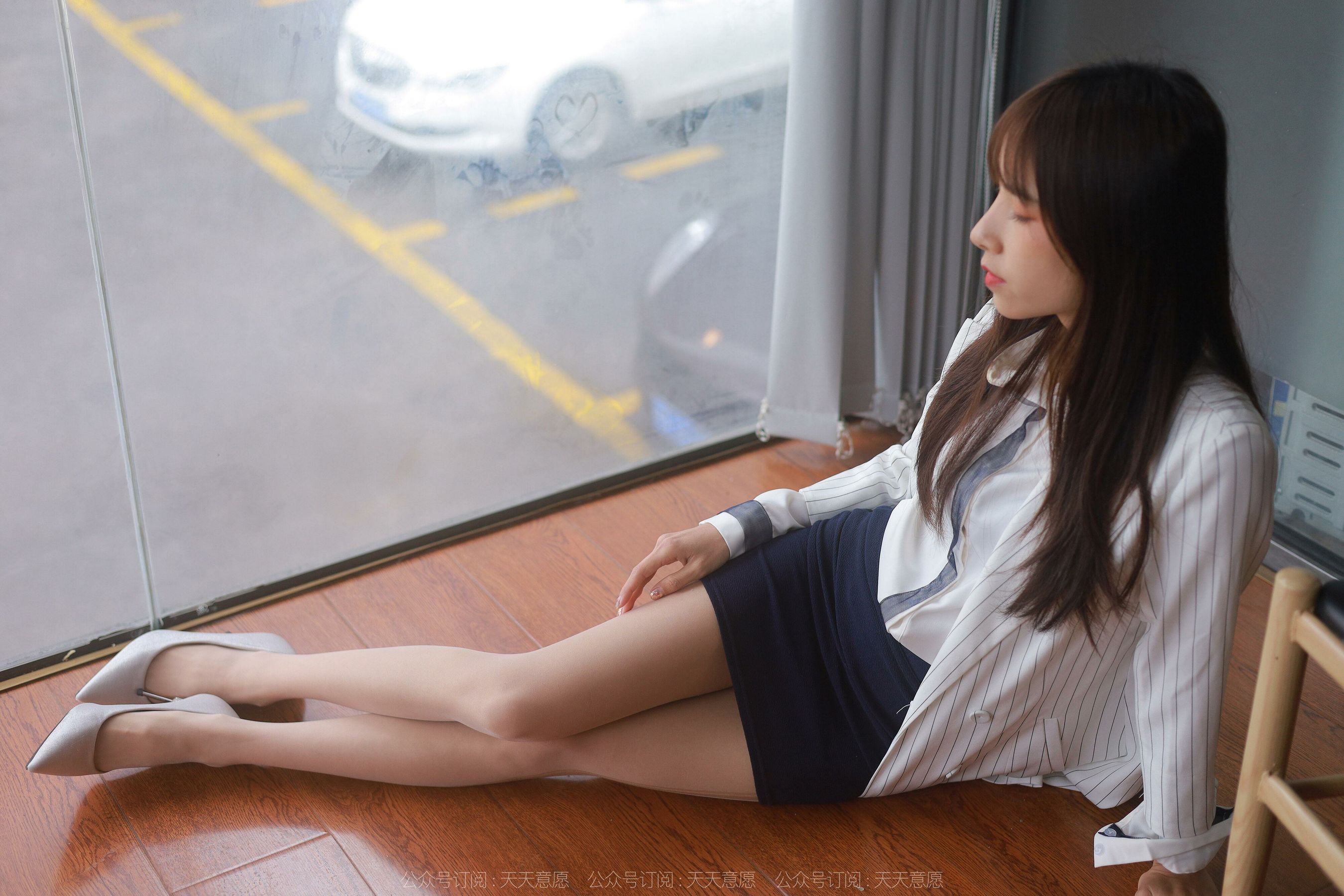 [异思趣向IESS] 模特：美子《迷人的包臀裙》