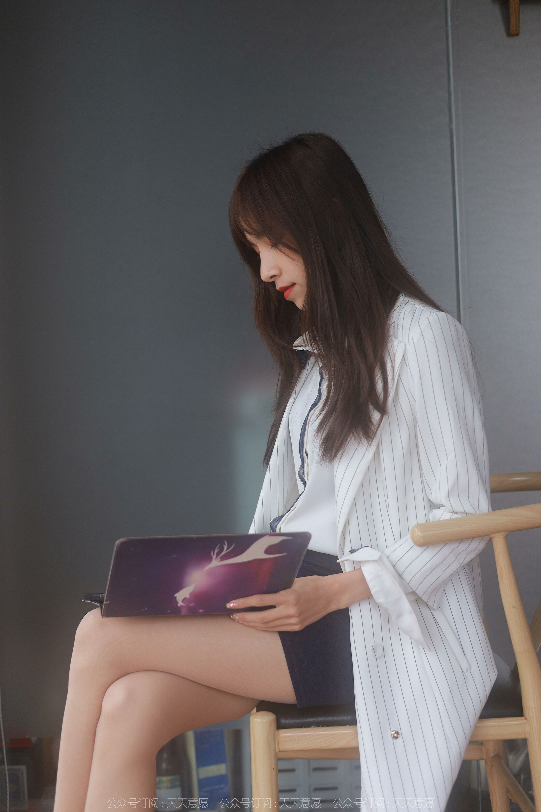 [异思趣向IESS] 模特：美子《迷人的包臀裙》