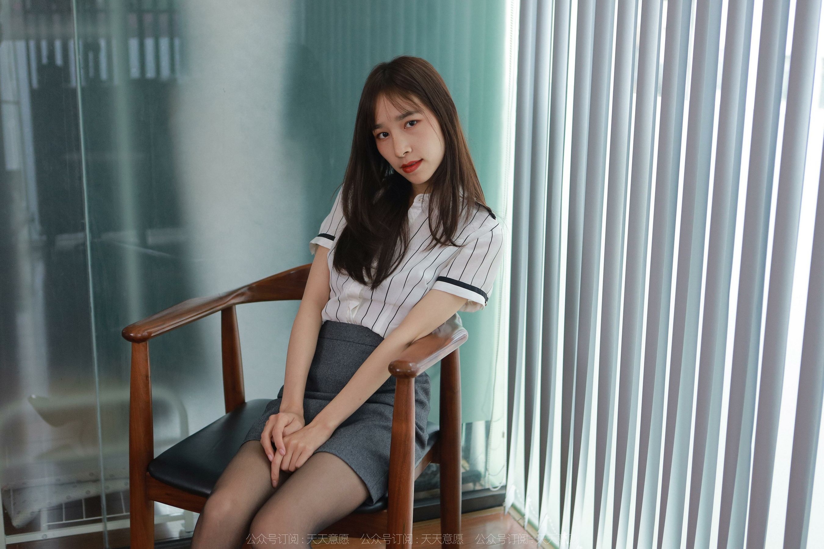 [异思趣向IESS] 模特：美子《酒红色美甲》