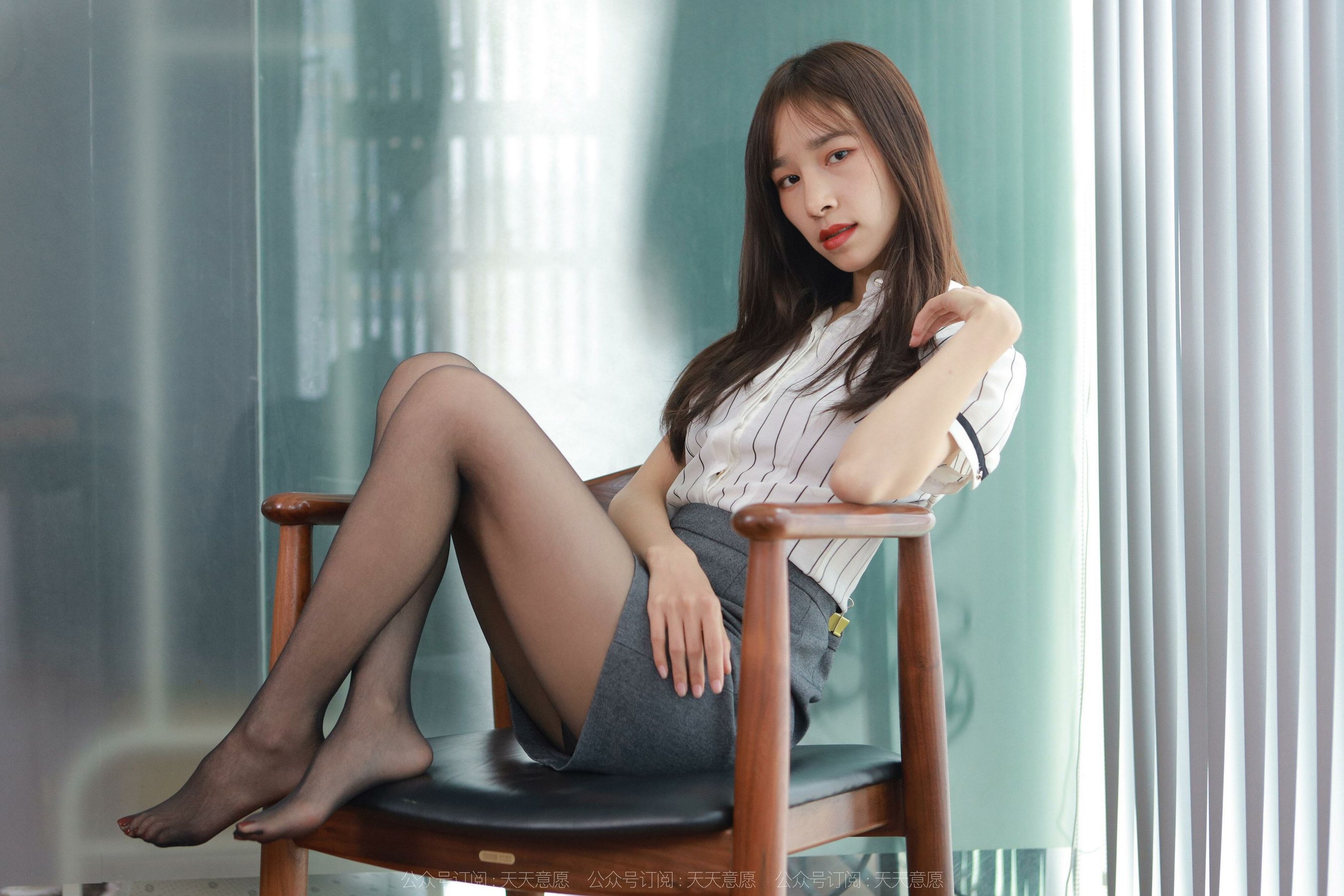 [异思趣向IESS] 模特：美子《酒红色美甲》