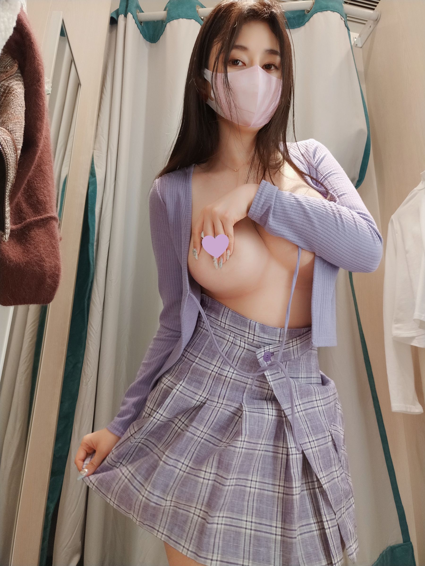 [网红COSER] Coser小姐姐白银 - 更衣室