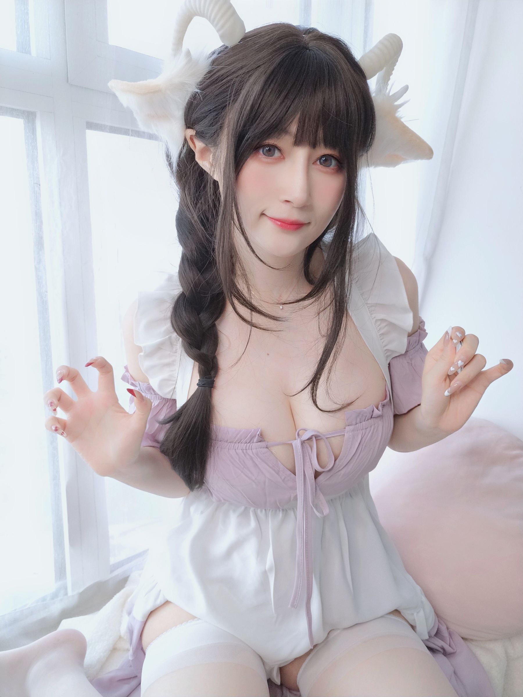 [网红COSER] Coser小姐姐白银 - 白丝兔耳女仆