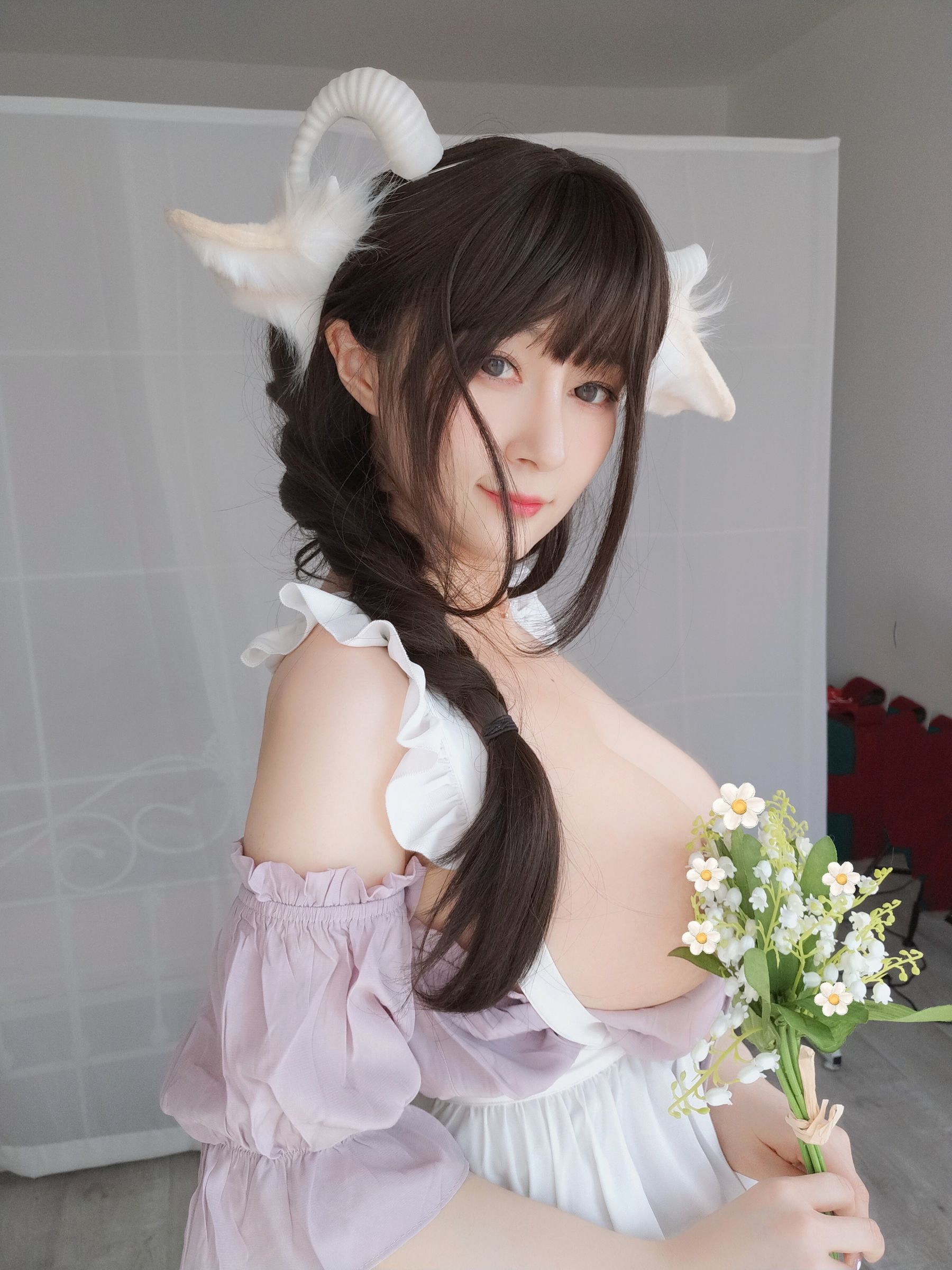 [网红COSER] Coser小姐姐白银 - 白丝兔耳女仆