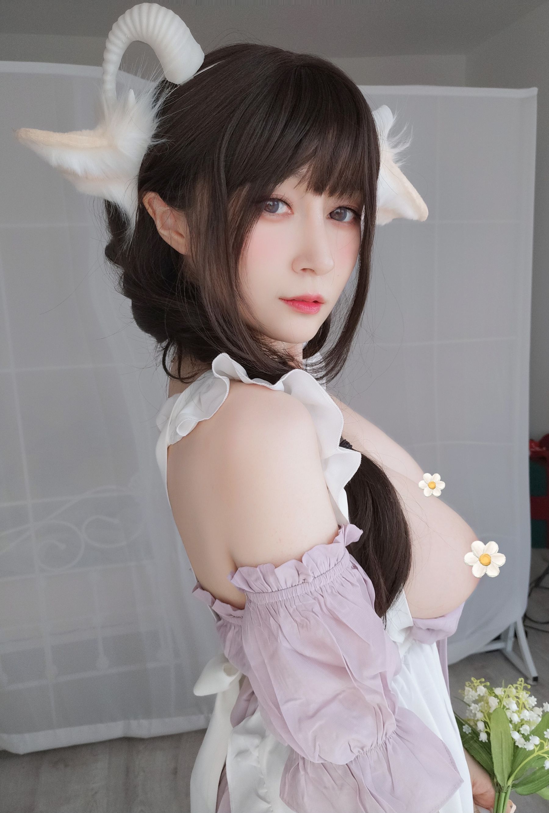 [网红COSER] Coser小姐姐白银 - 白丝兔耳女仆