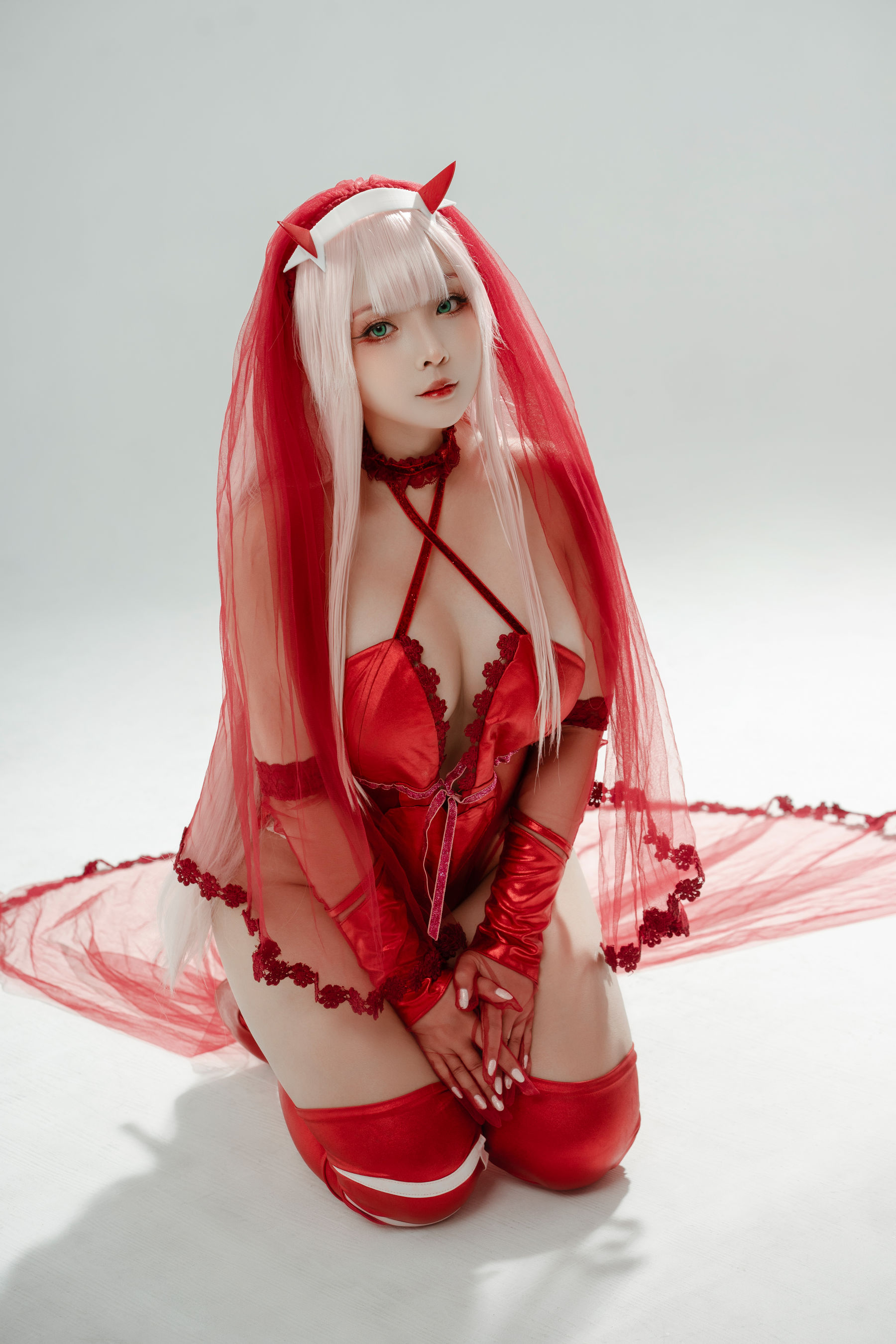 [网红COSER] Sayo Momo - Zero Two Wedding Dress