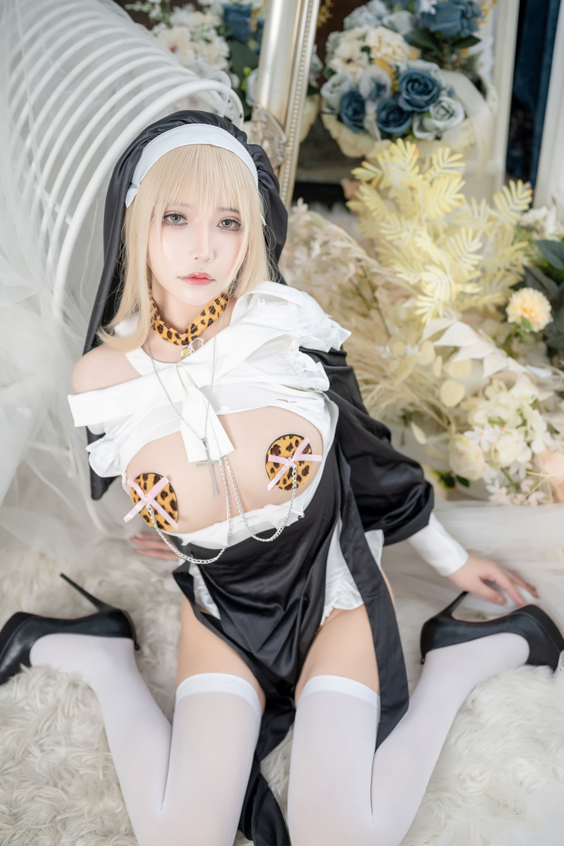 [网红COSER] 二次元妹子抱走莫子aa - 生日特辑 修女