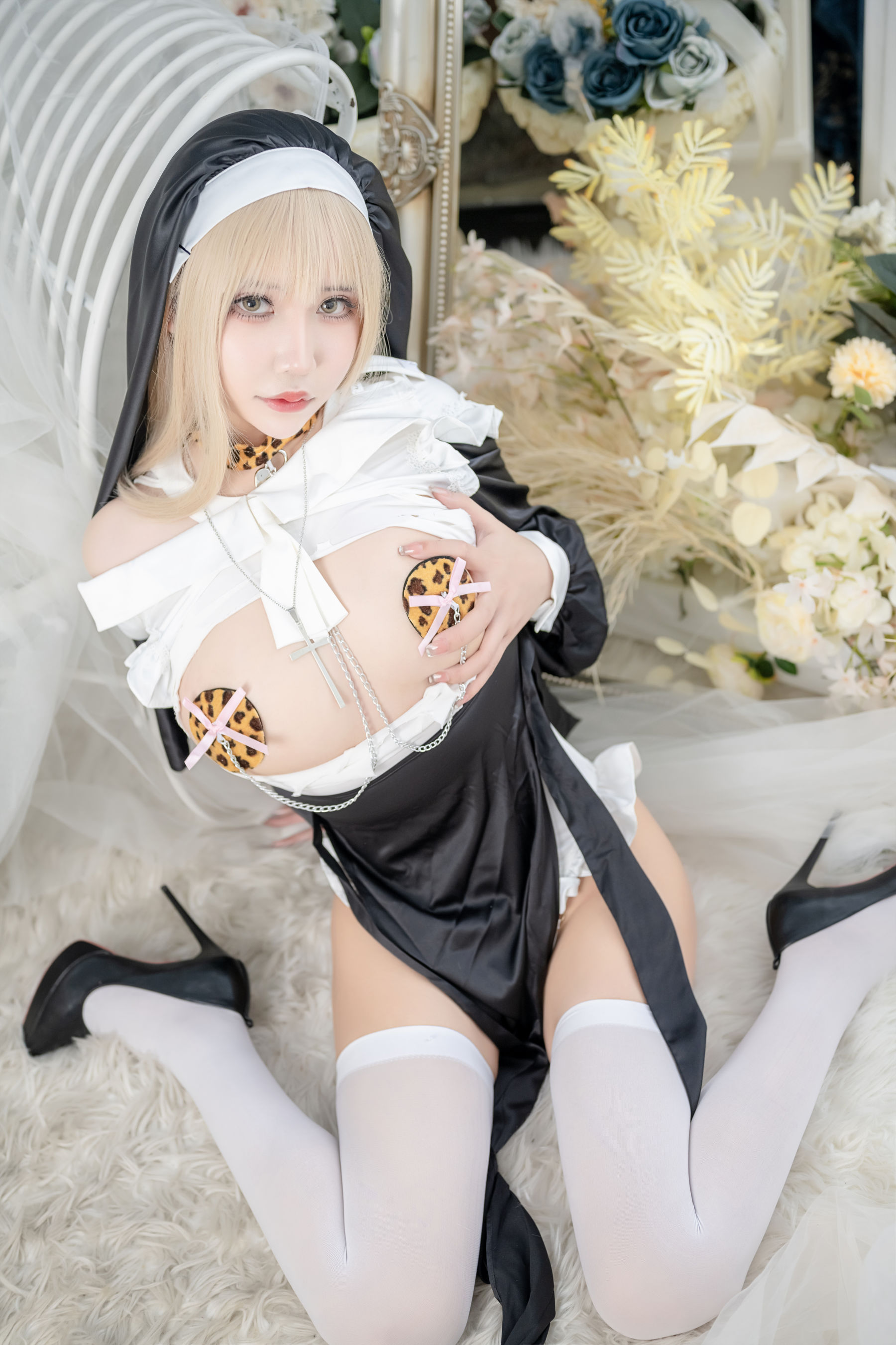 [网红COSER] 二次元妹子抱走莫子aa - 生日特辑 修女
