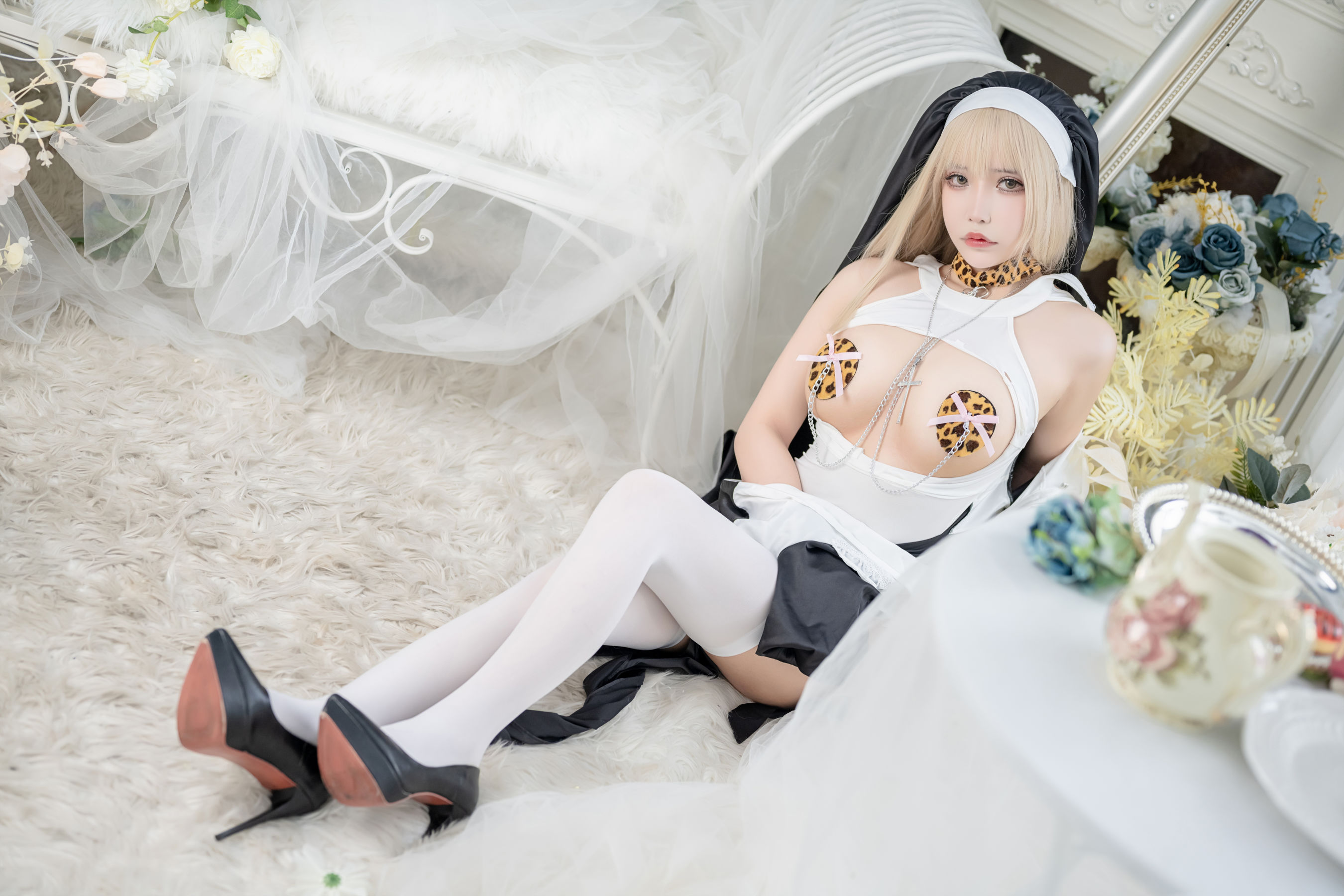 [网红COSER] 二次元妹子抱走莫子aa - 生日特辑 修女