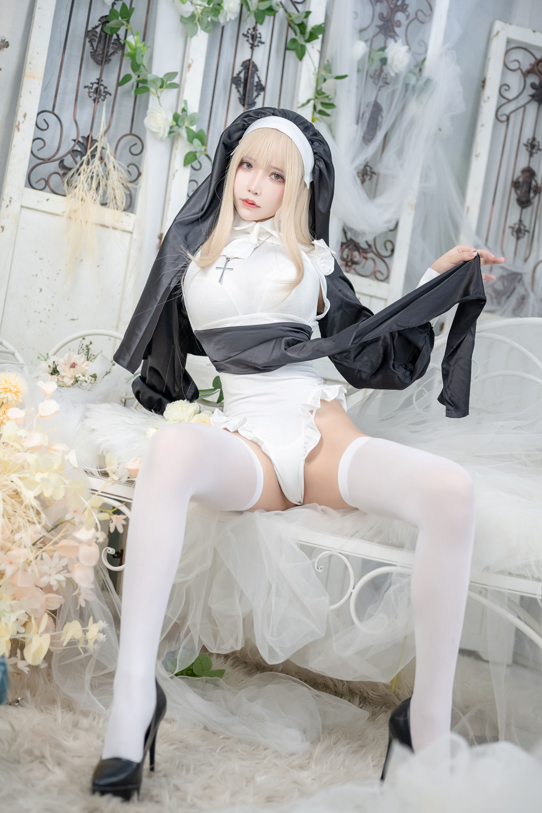 [网红COSER] 二次元妹子抱走莫子aa - 生日特辑 修女