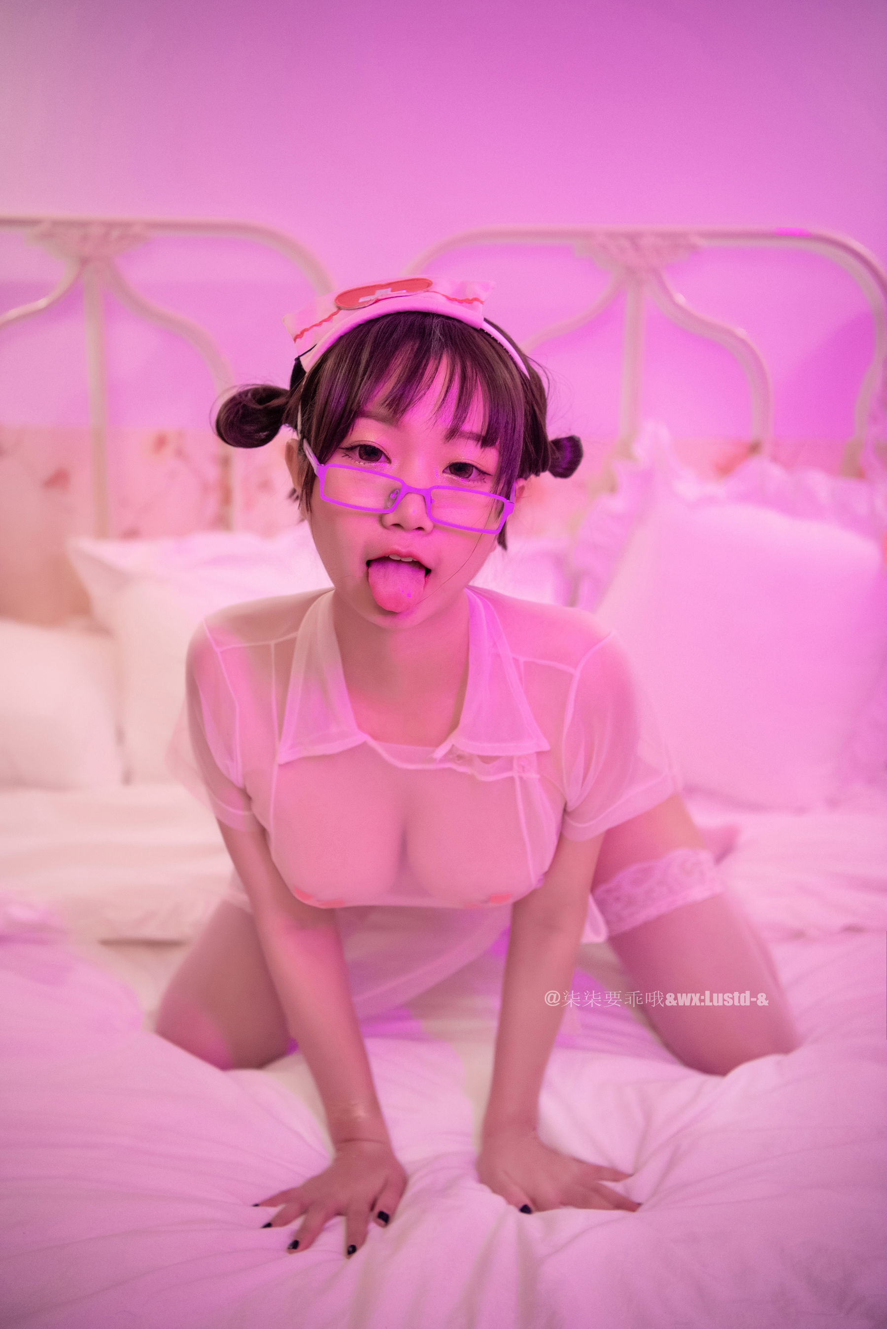 [网红COSER] 动漫博主柒柒要乖哦 - 粉红护士