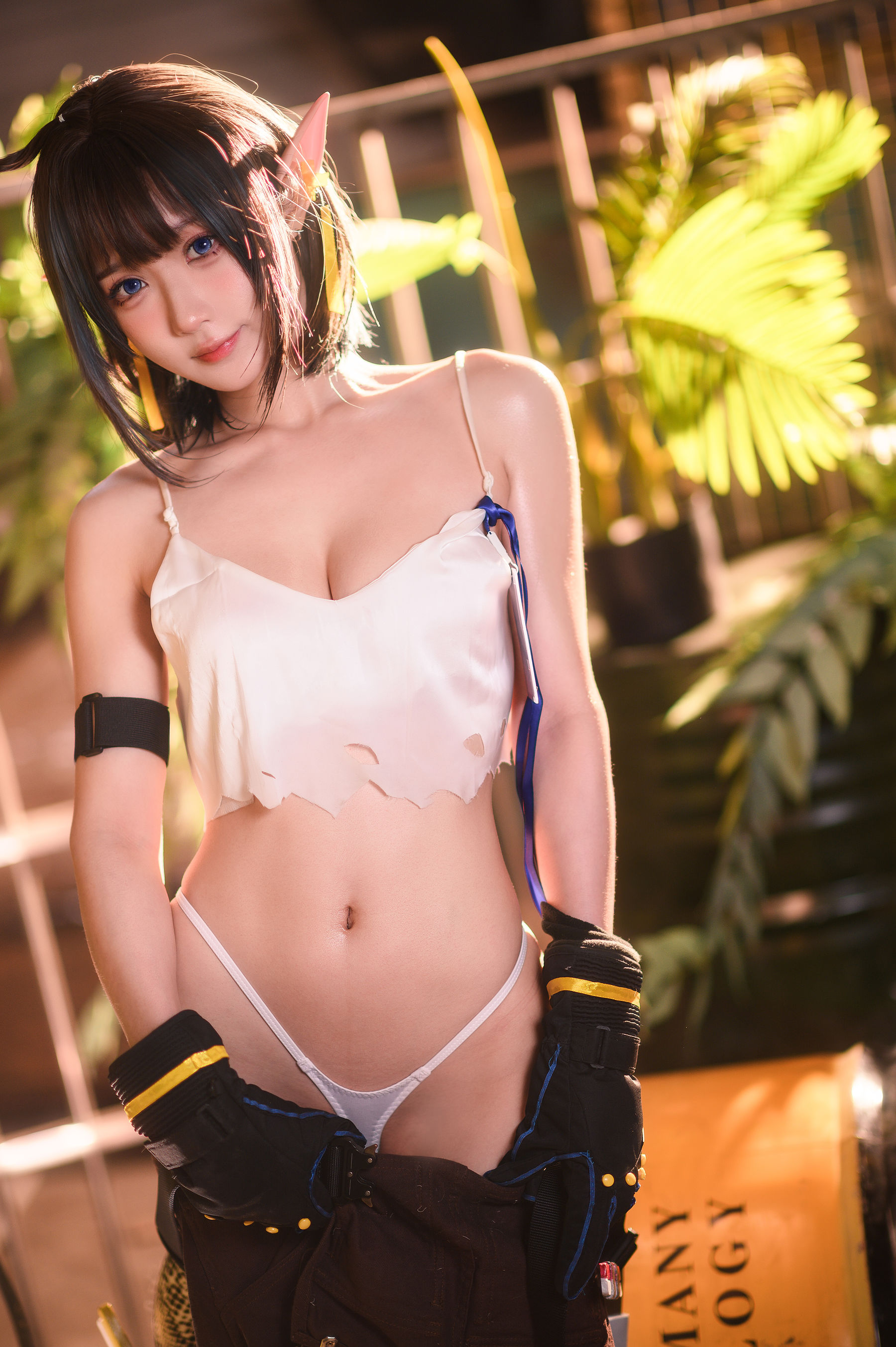 [网红COSER] 动漫博主阿包也是兔娘 - 明日方舟 森蚺