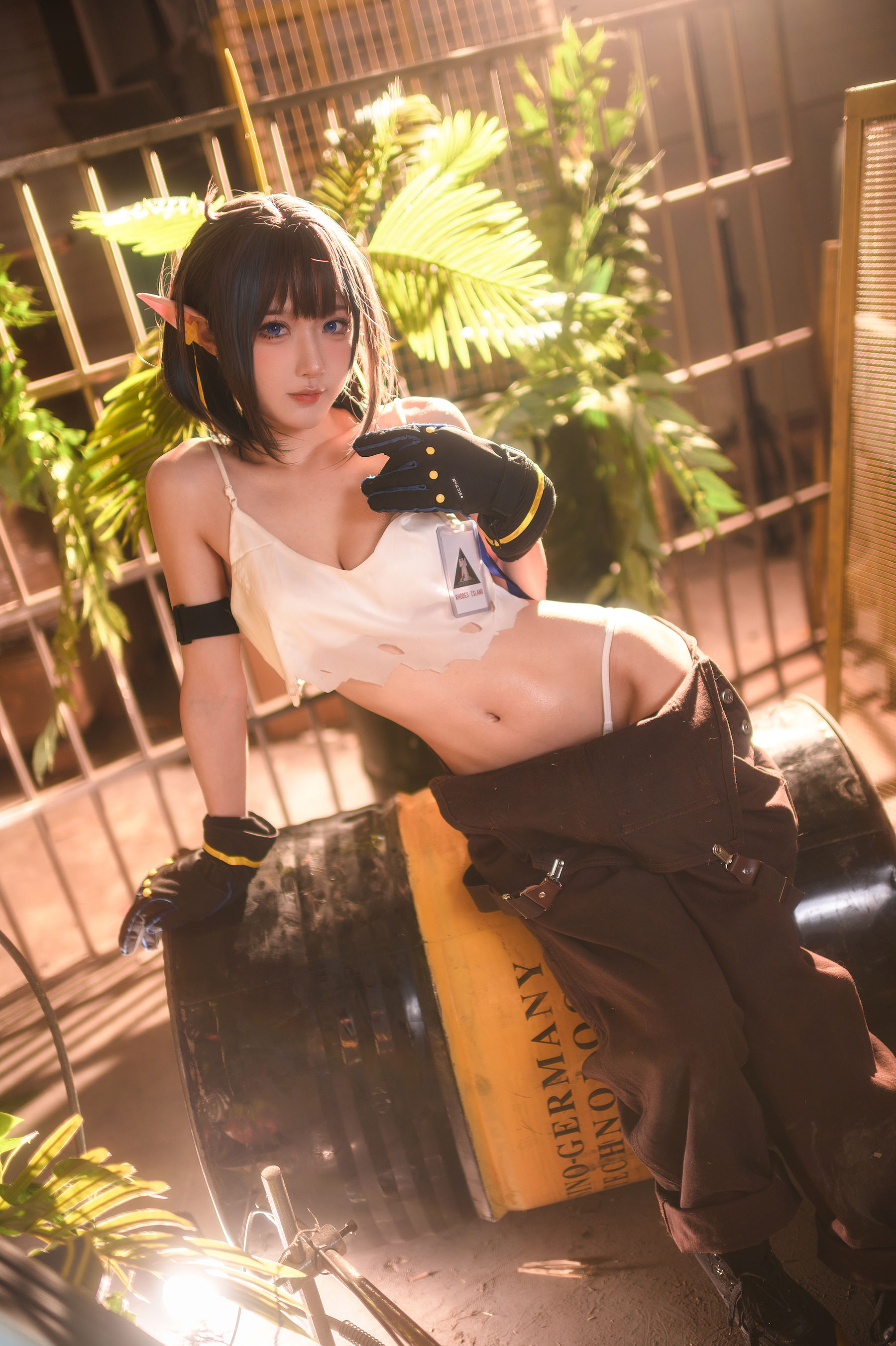 [网红COSER] 动漫博主阿包也是兔娘 - 明日方舟 森蚺