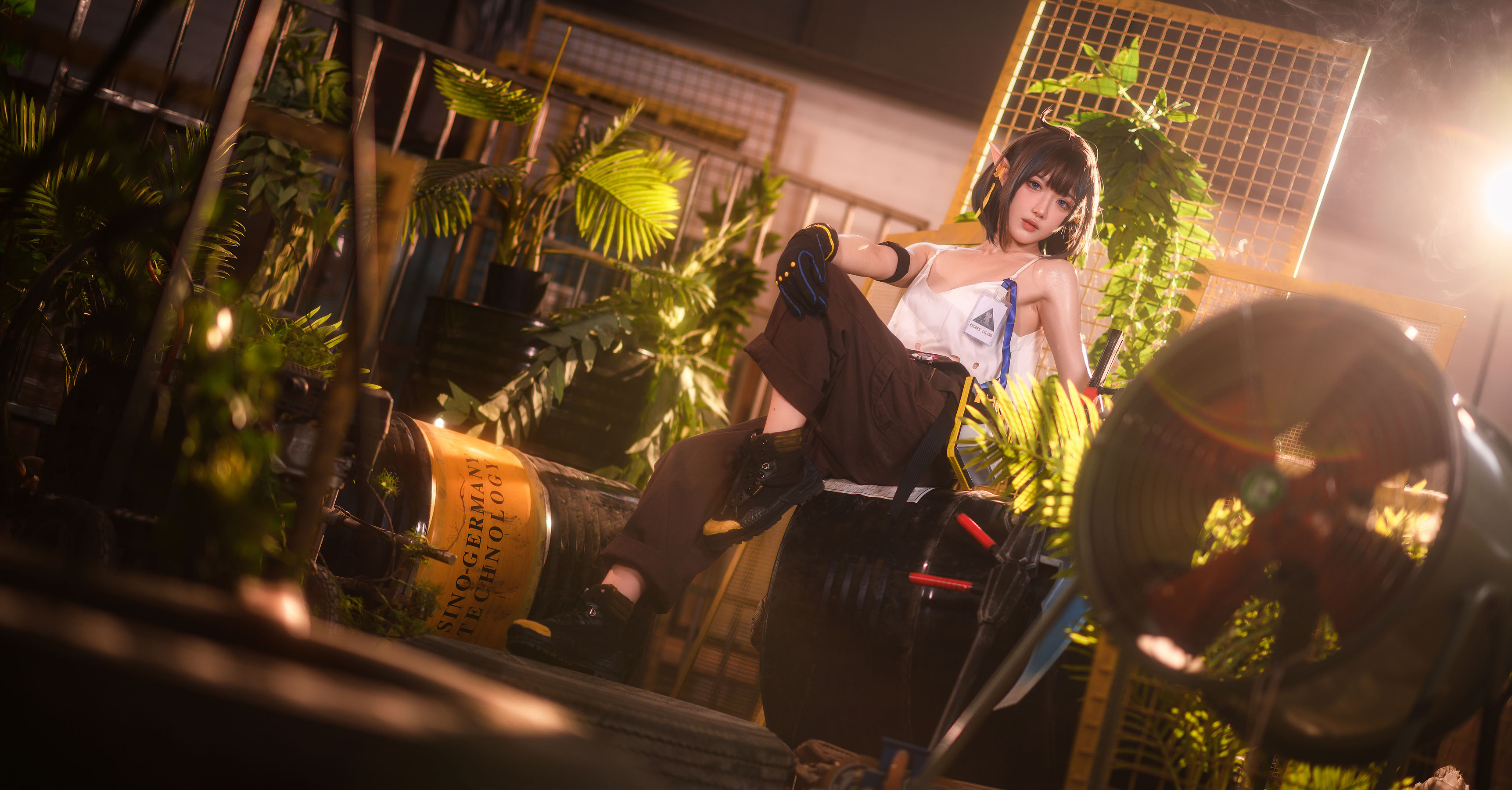 [网红COSER] 动漫博主阿包也是兔娘 - 明日方舟 森蚺
