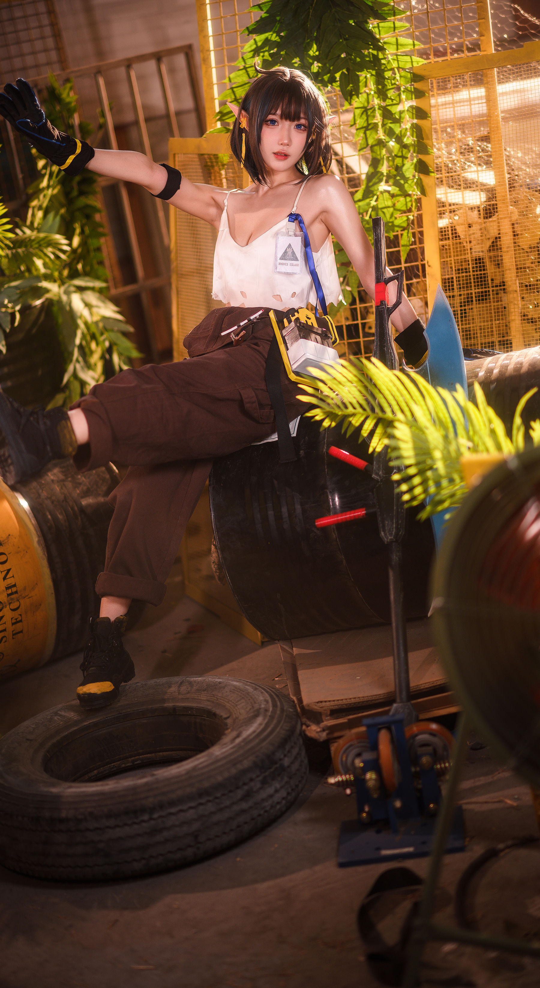 [网红COSER] 动漫博主阿包也是兔娘 - 明日方舟 森蚺