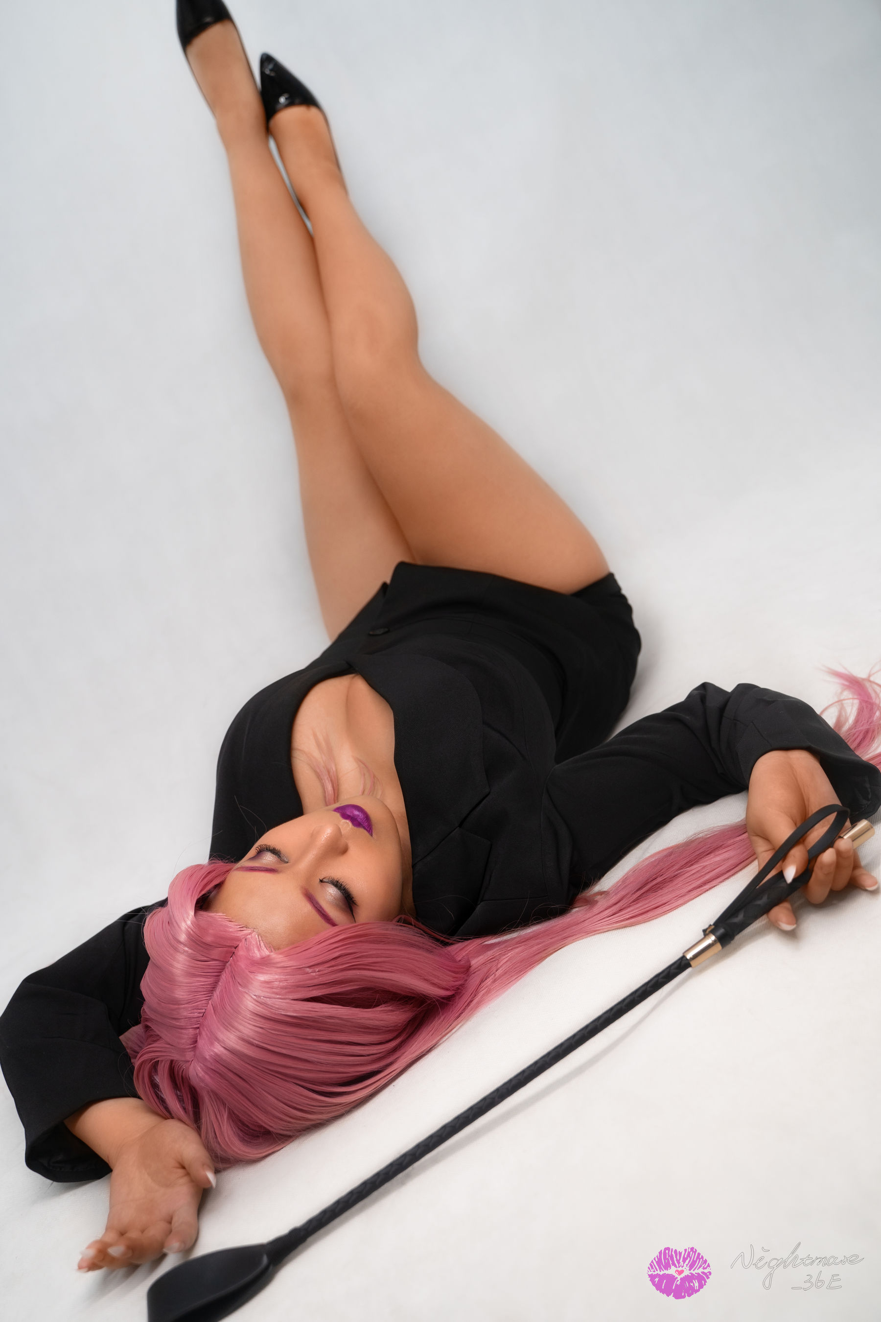 [网红COSER] 千煌弑夜 - 英格丽特 西装
