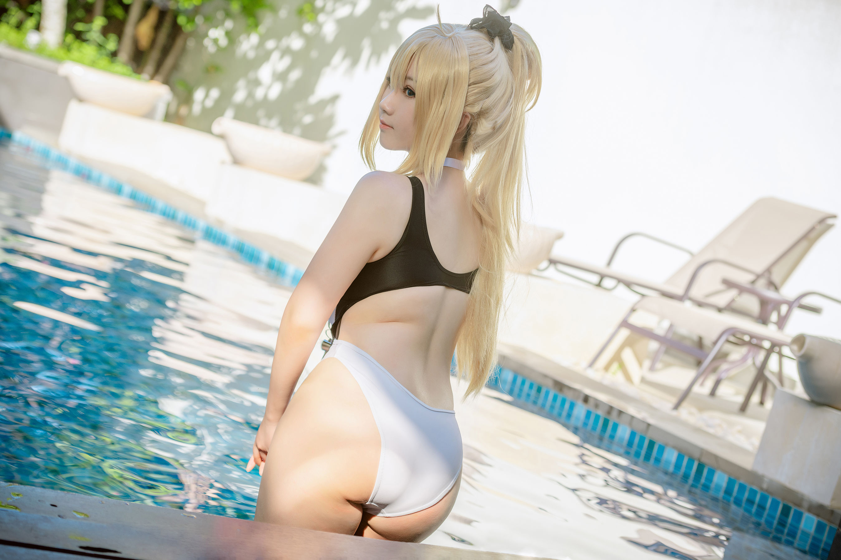 [网红COSER] 微肉感萌妹是本末末 - 贞德