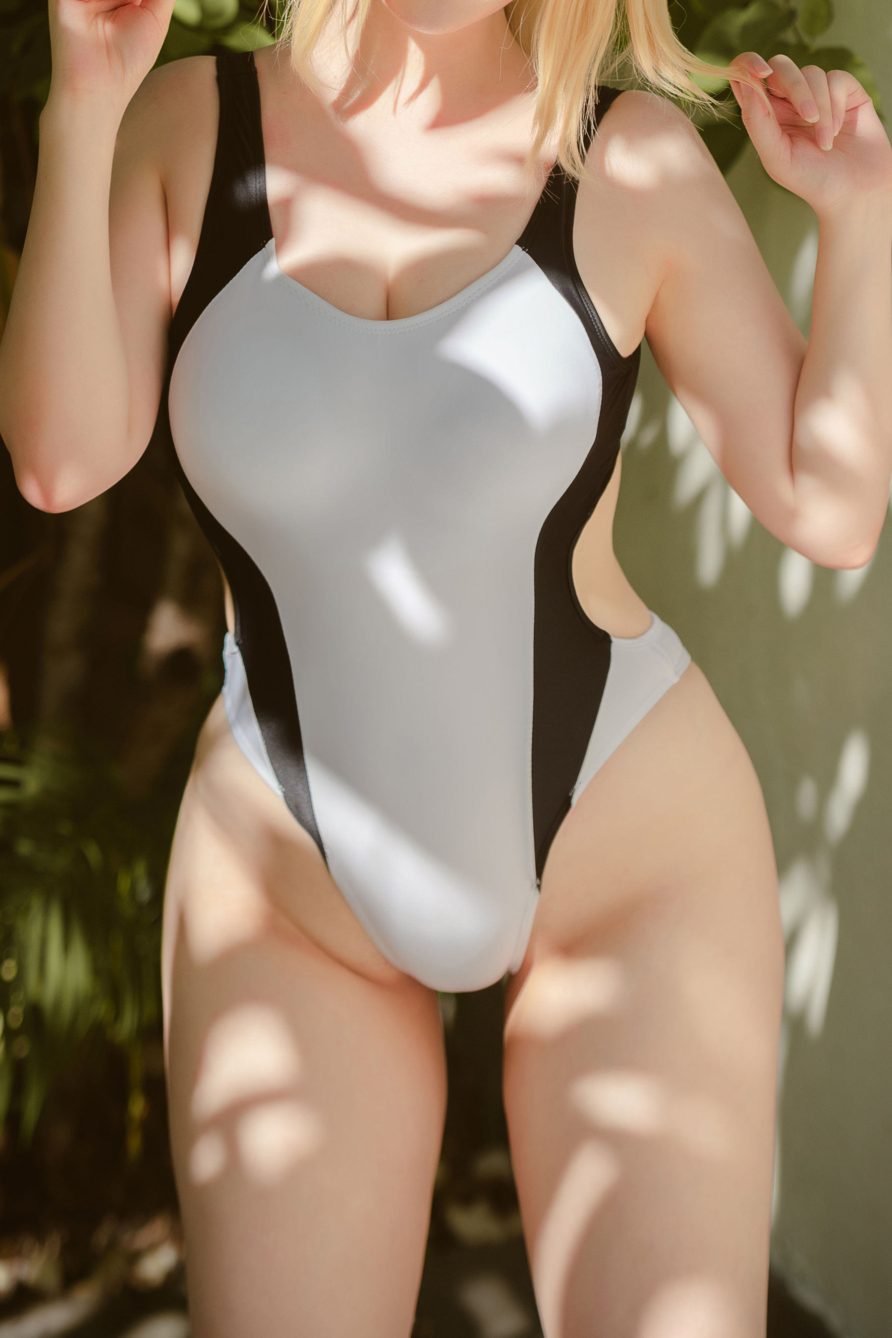[网红COSER] 微肉感萌妹是本末末 - 贞德